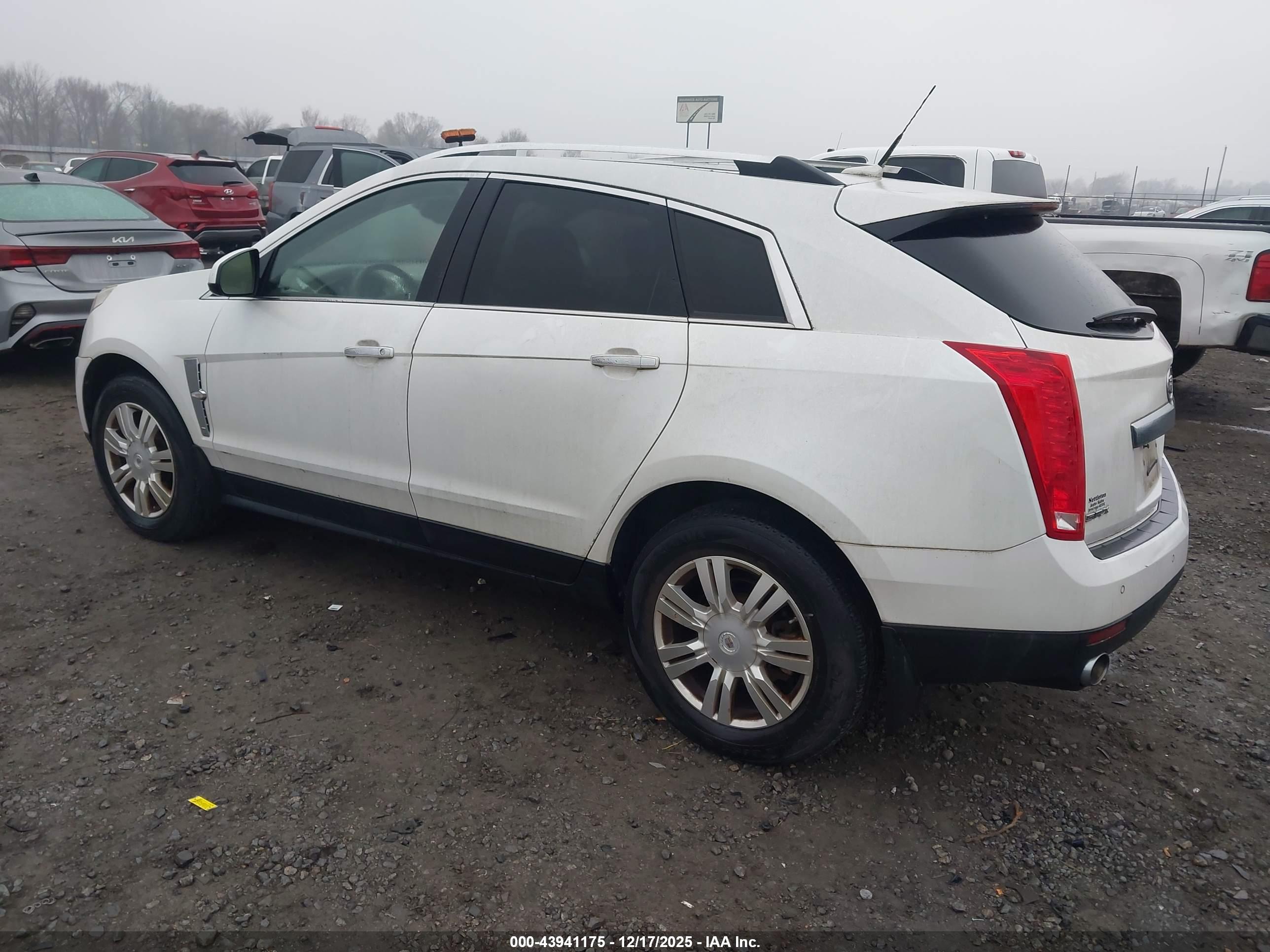 CADILLAC SRX image 3