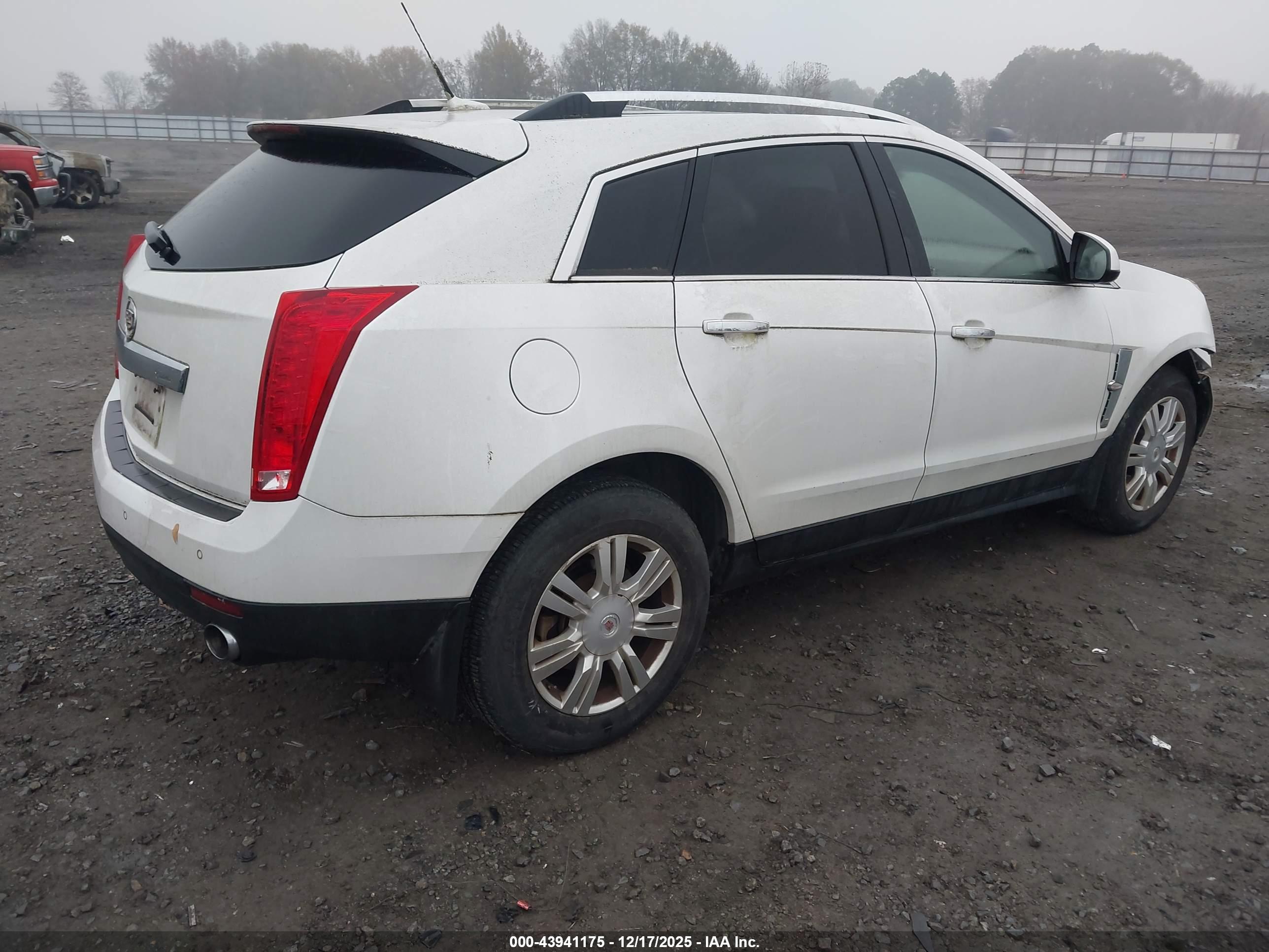 CADILLAC SRX image 4