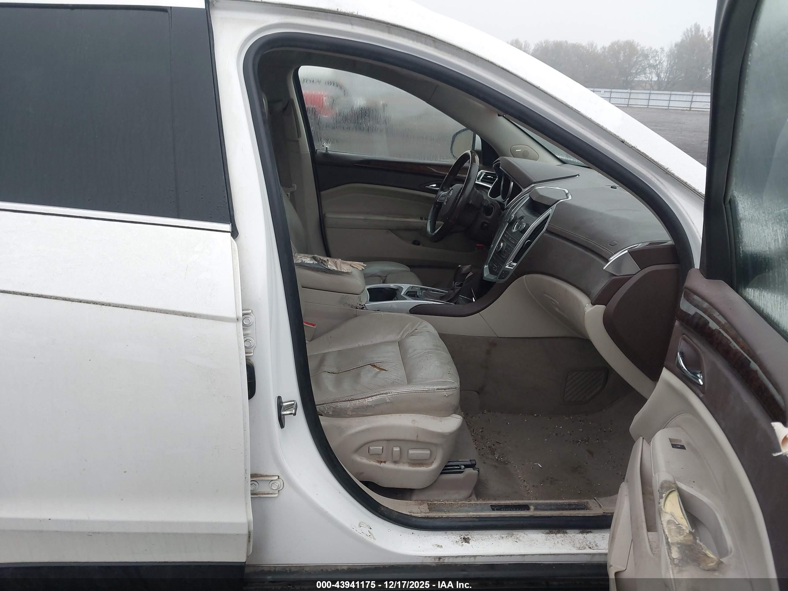 CADILLAC SRX image 5
