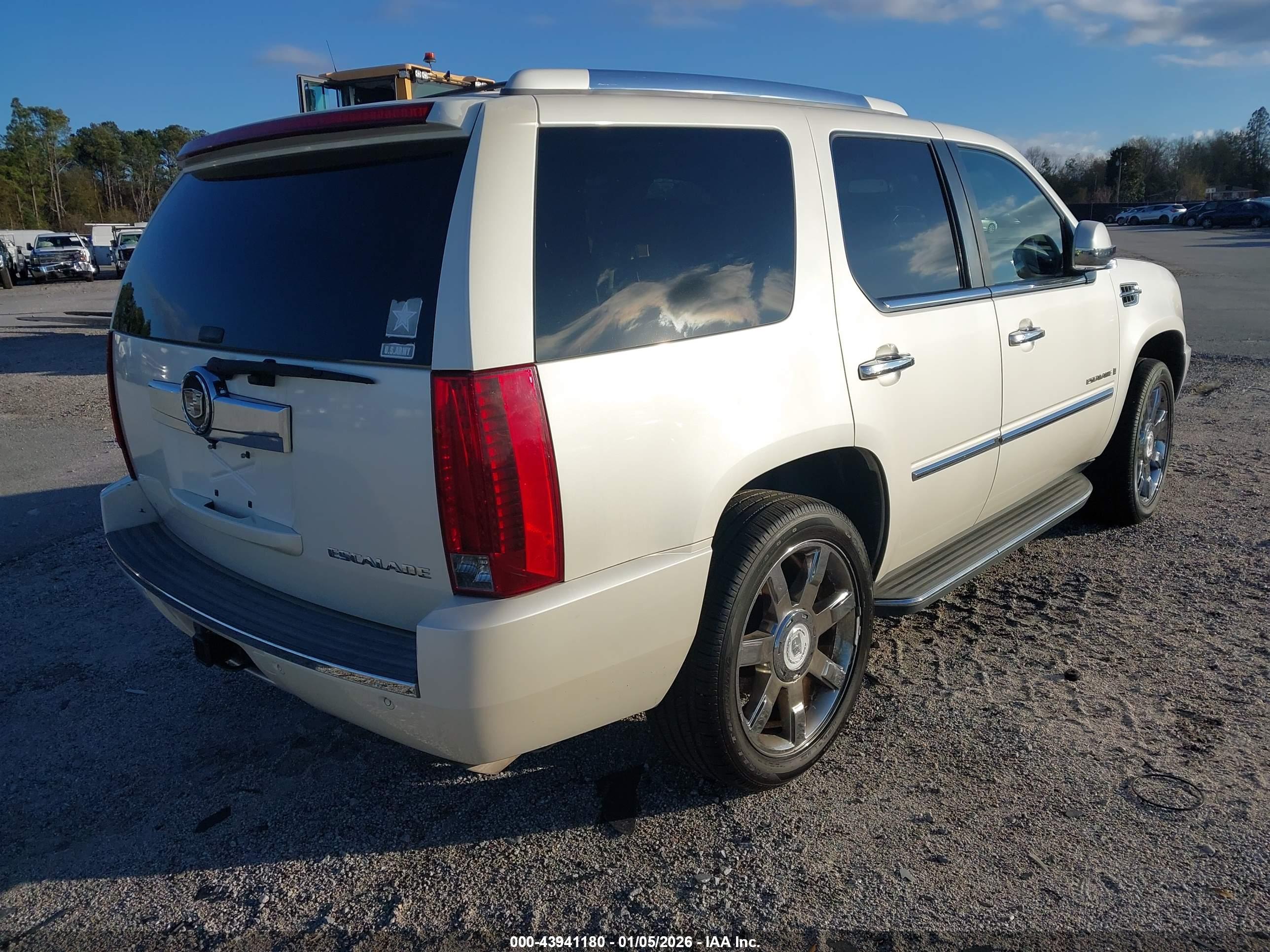 CADILLAC ESCALADE image 4