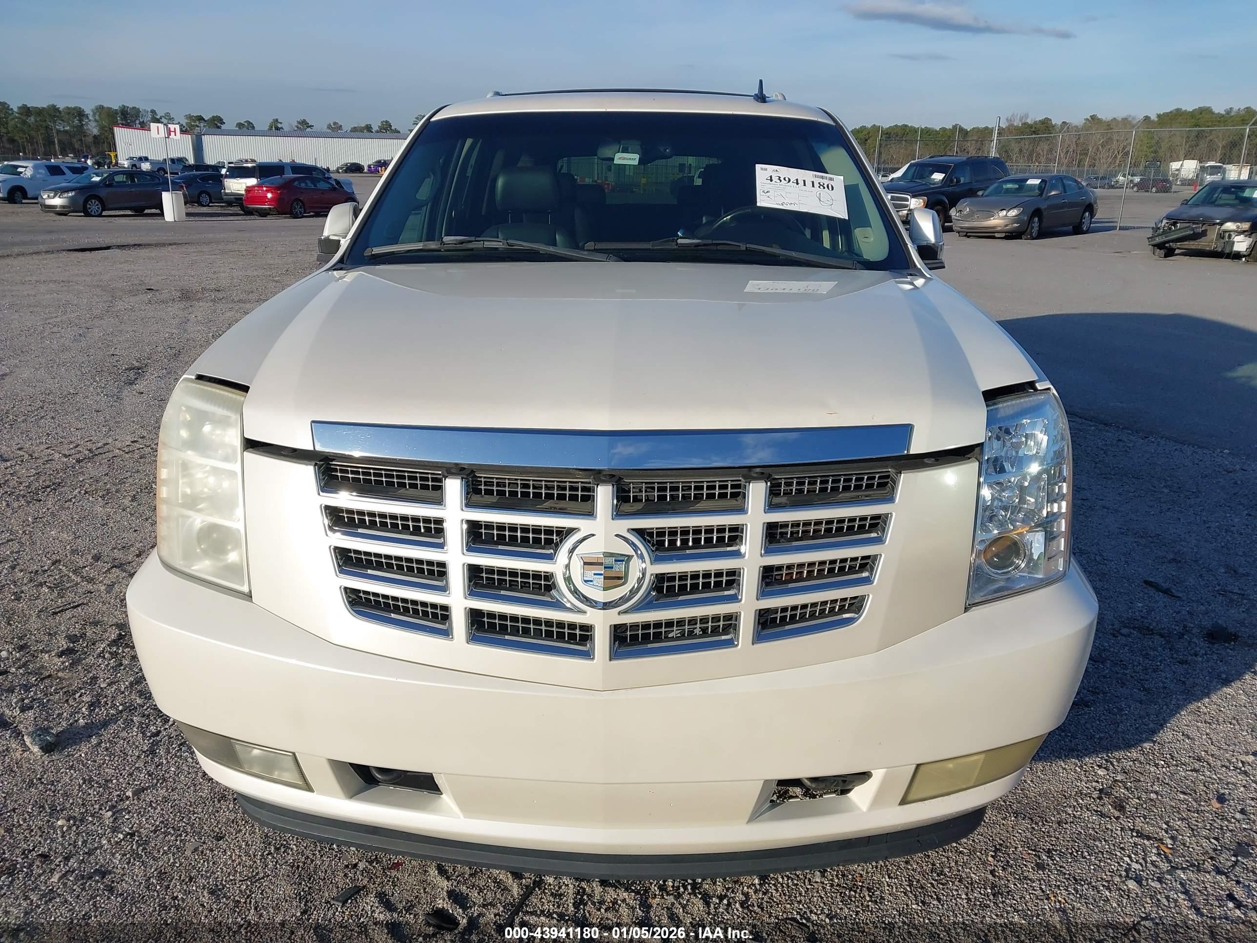 CADILLAC ESCALADE image 6