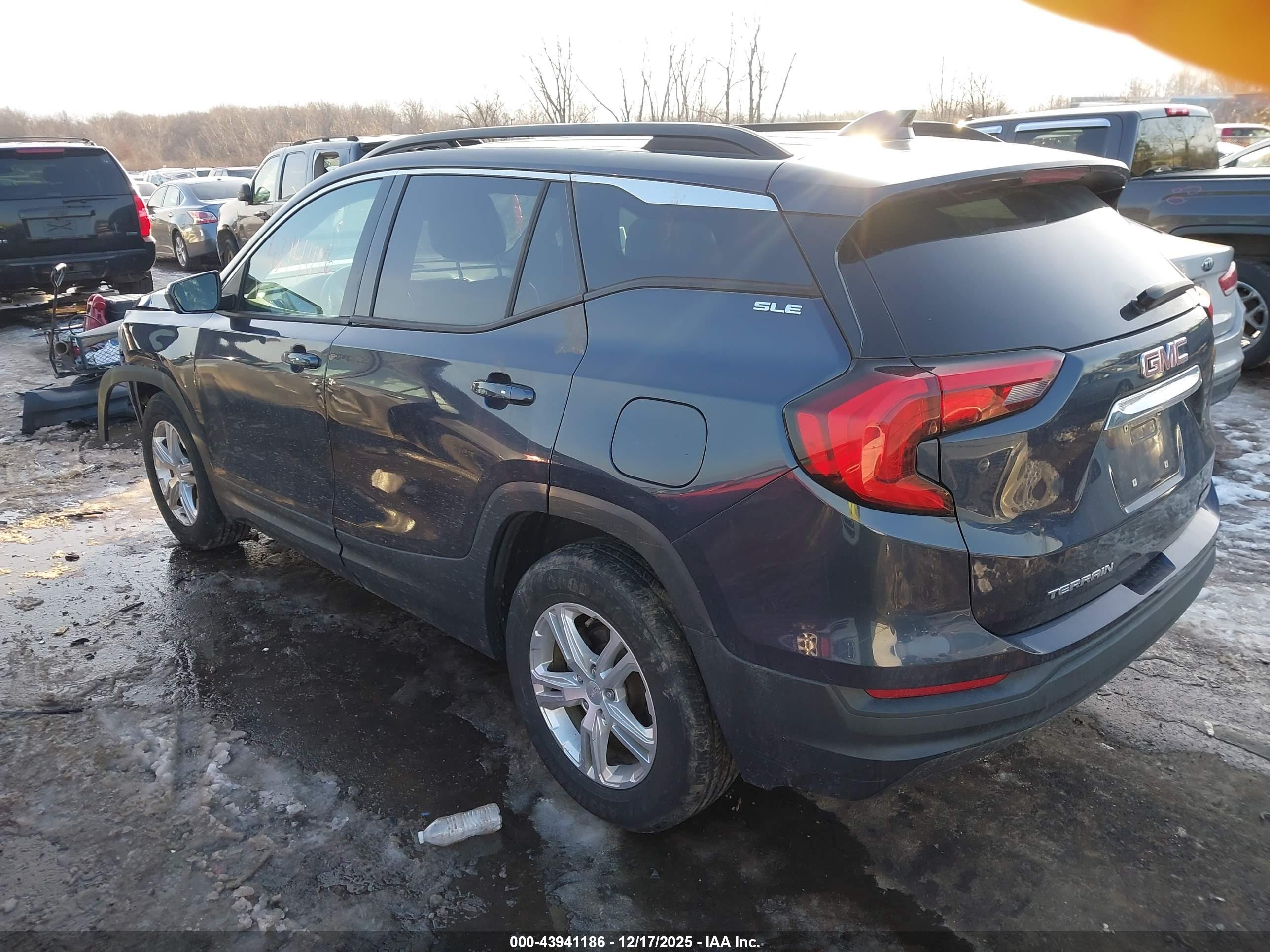 GMC TERRAIN image 3