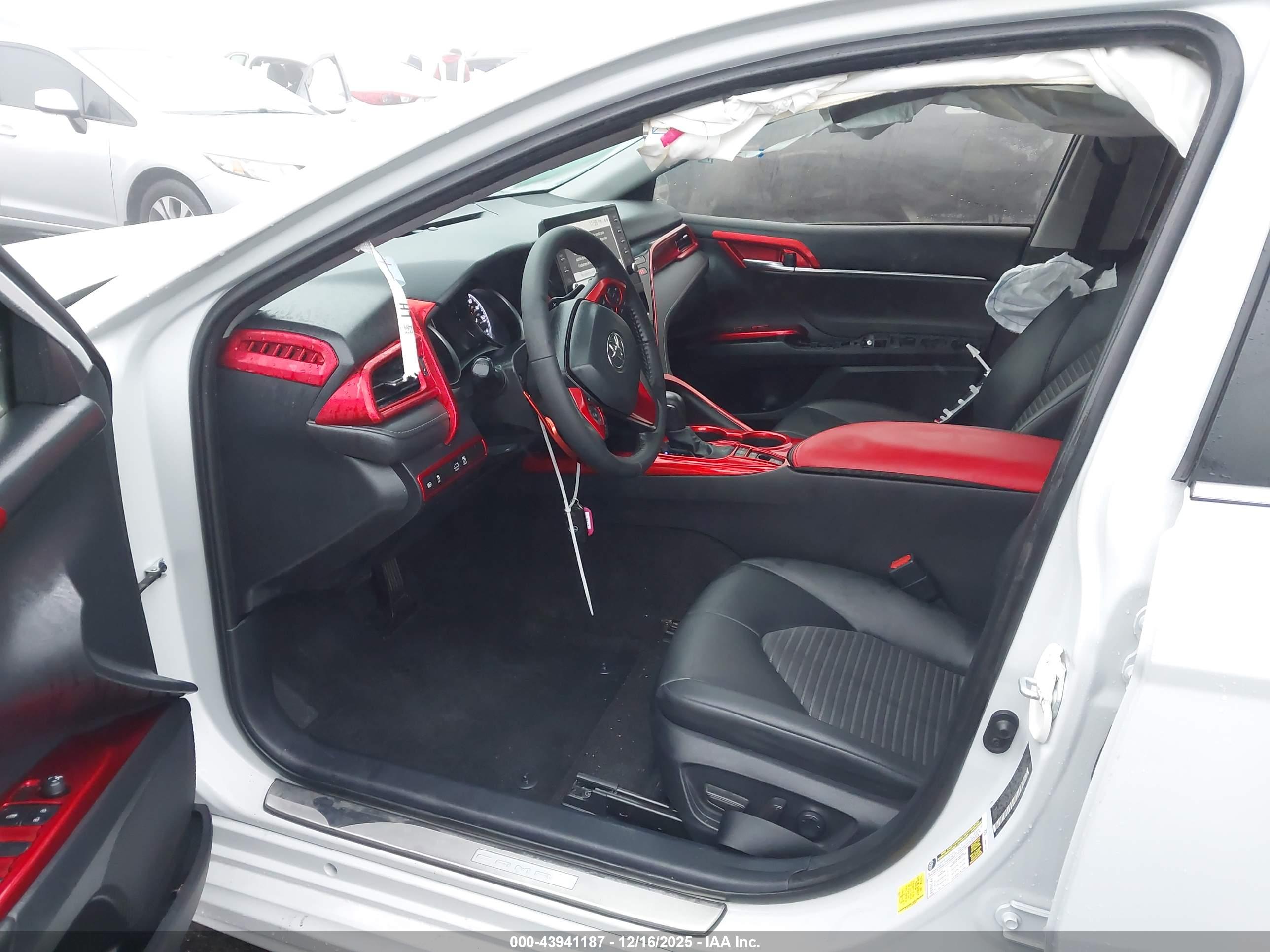 TOYOTA CAMRY image 5