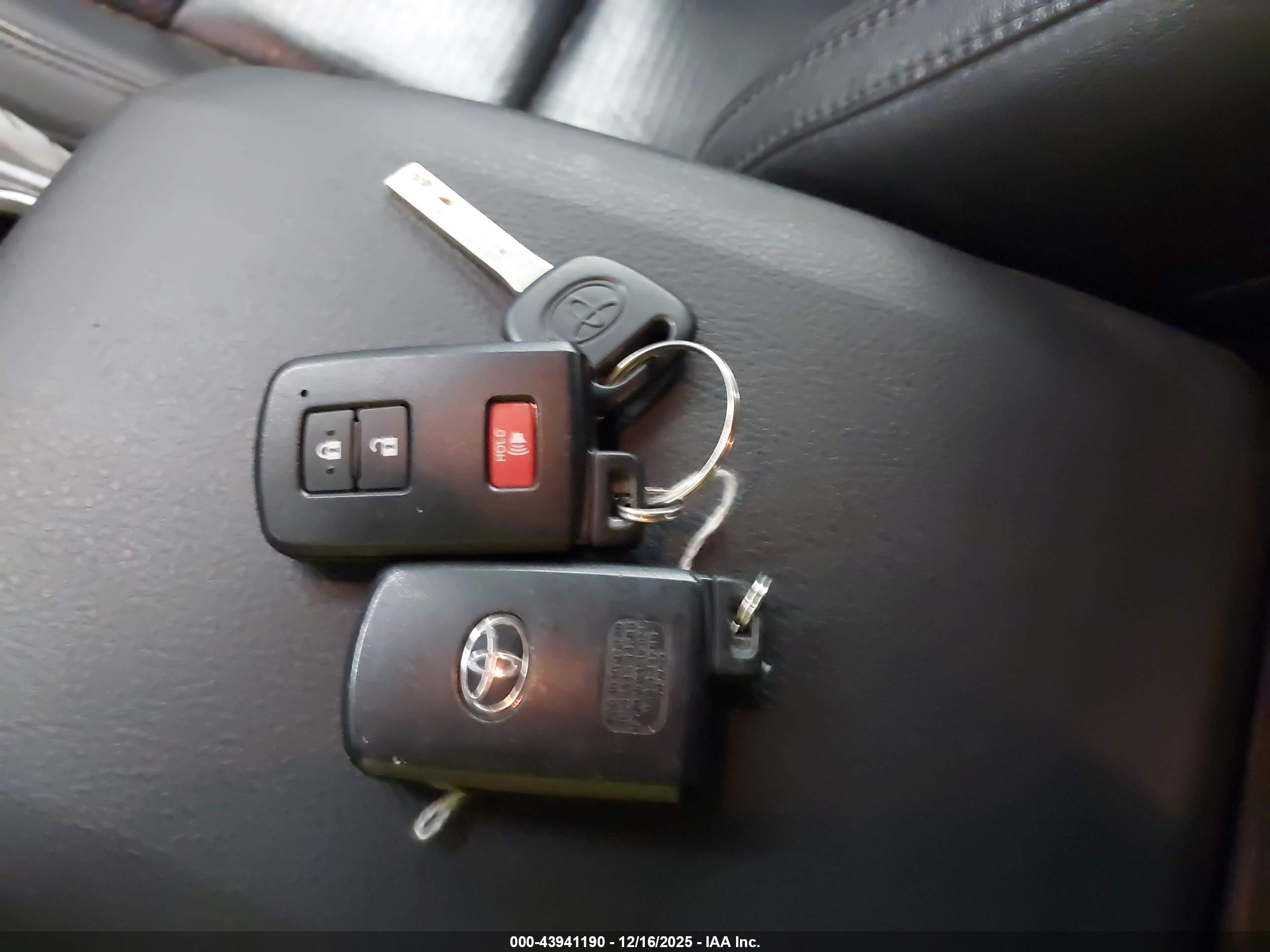 TOYOTA TACOMA image 11