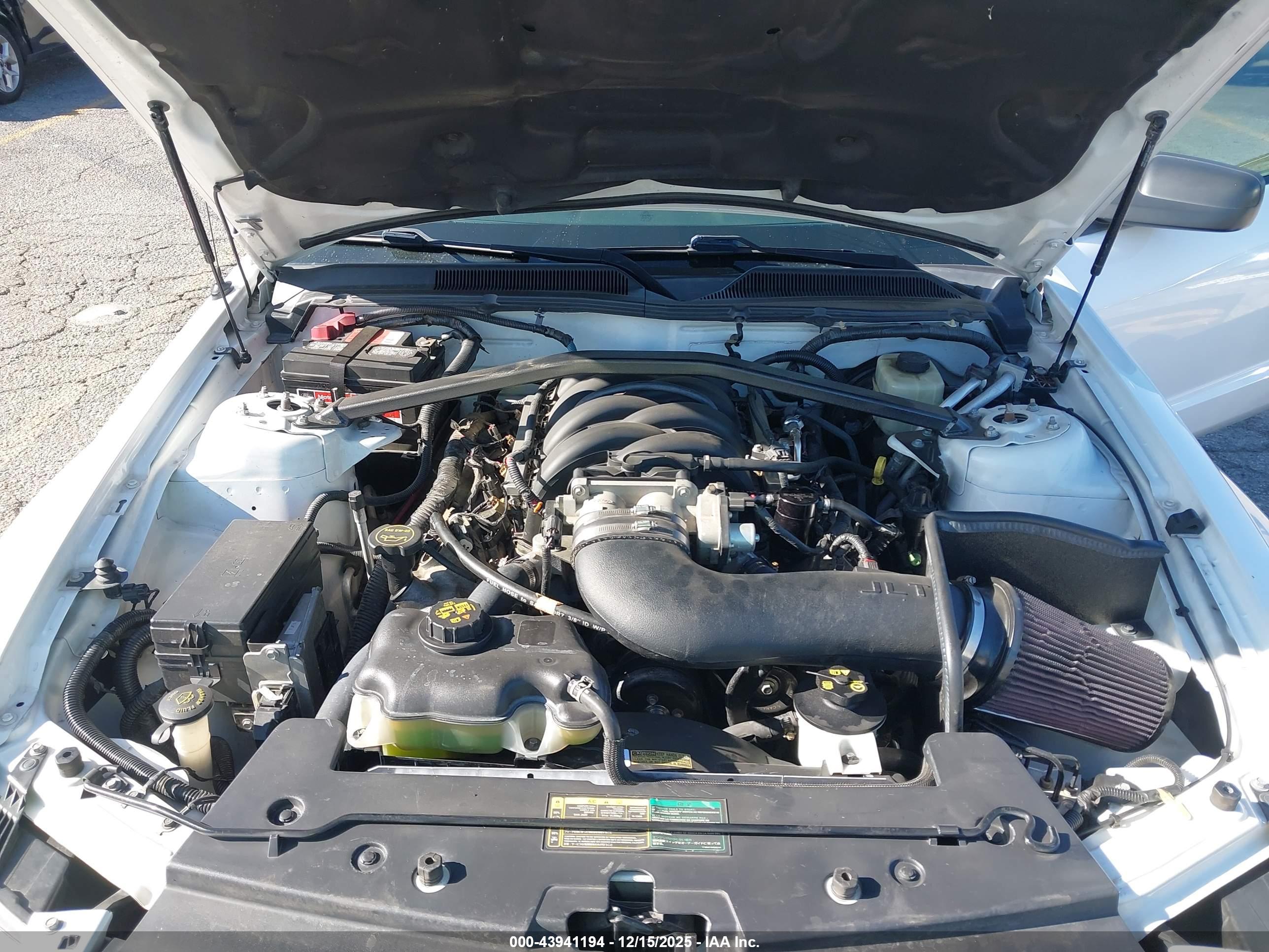 FORD MUSTANG image 10