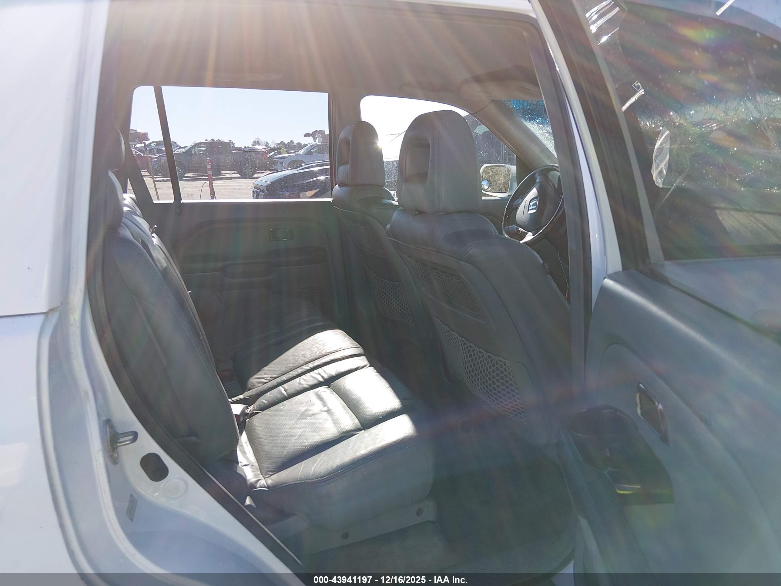 HONDA PILOT image 8