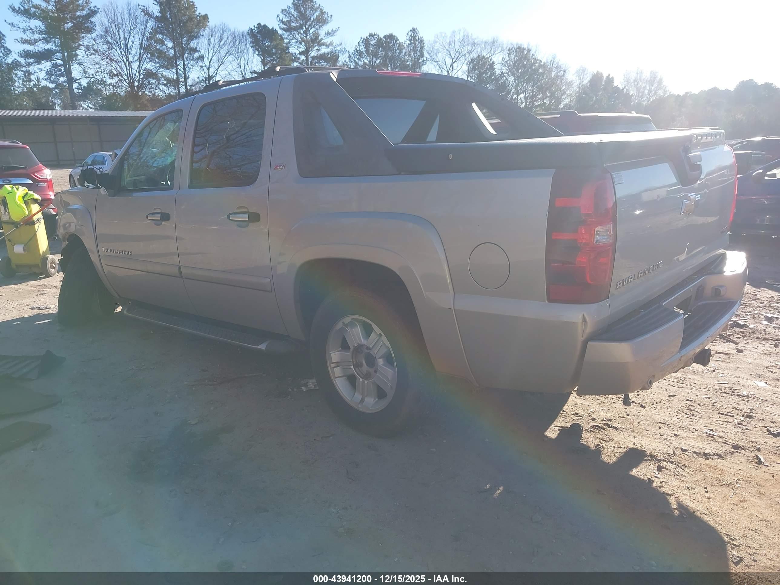 CHEVROLET AVALANCHE image 3