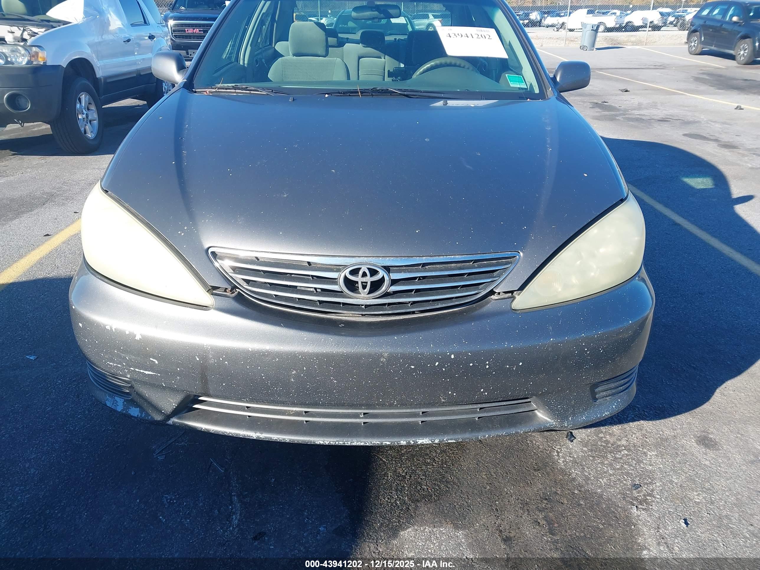 TOYOTA CAMRY image 6