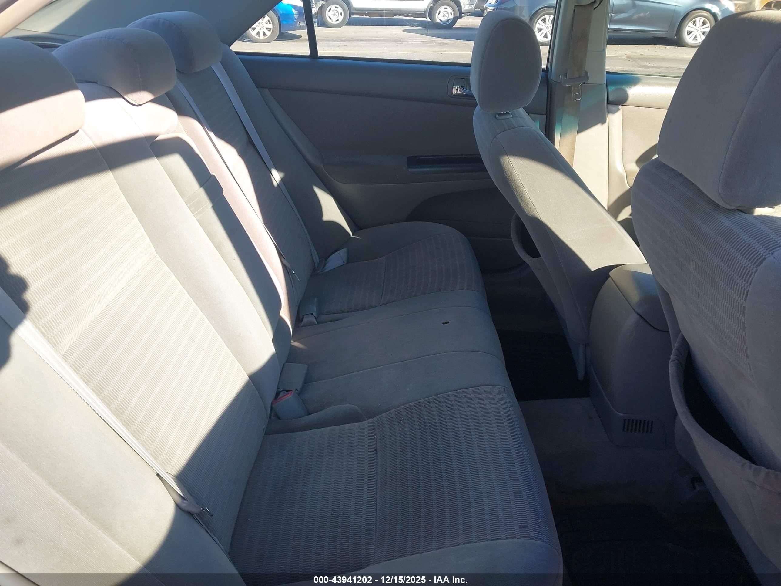 TOYOTA CAMRY image 8