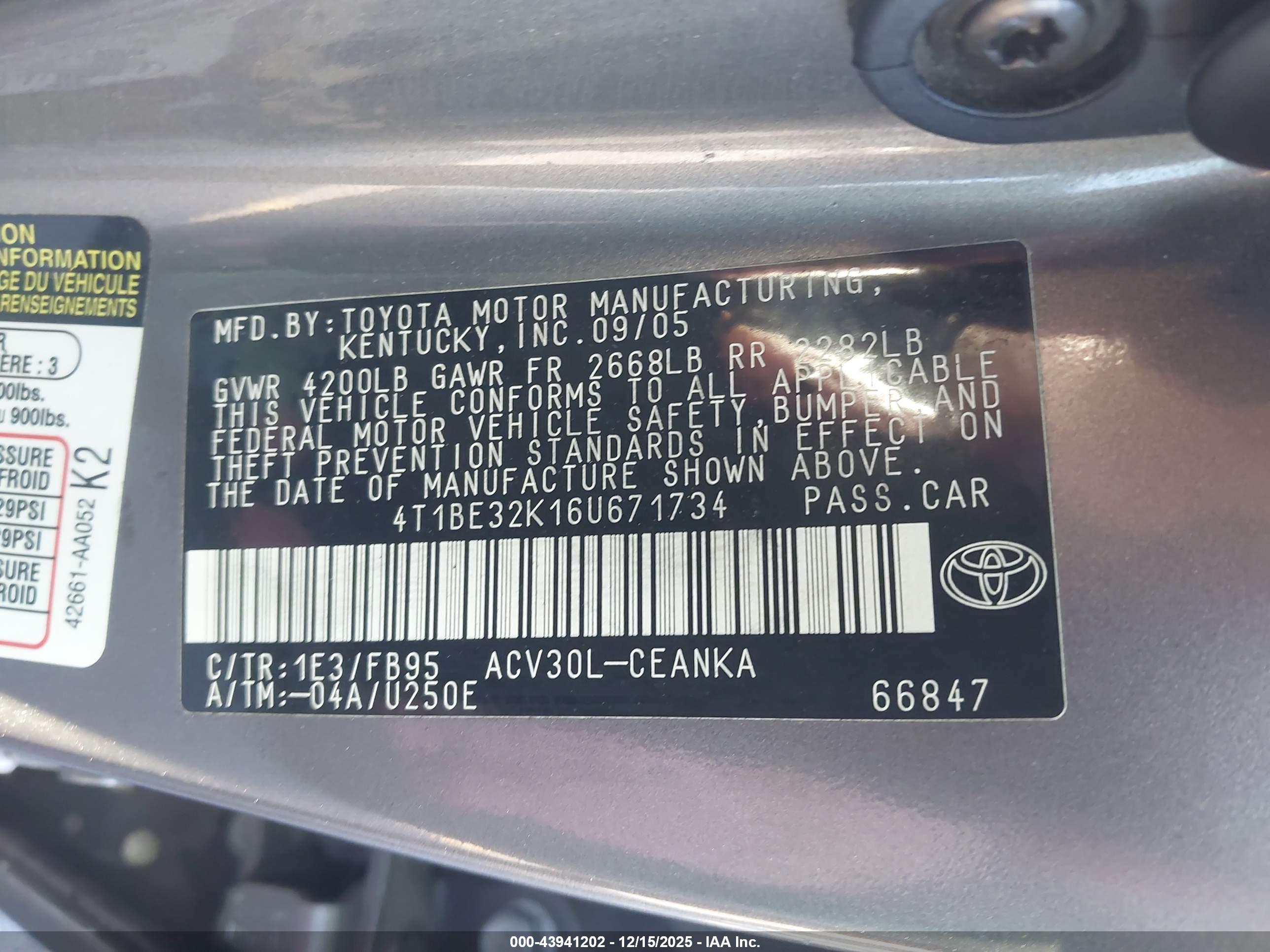 TOYOTA CAMRY image 9