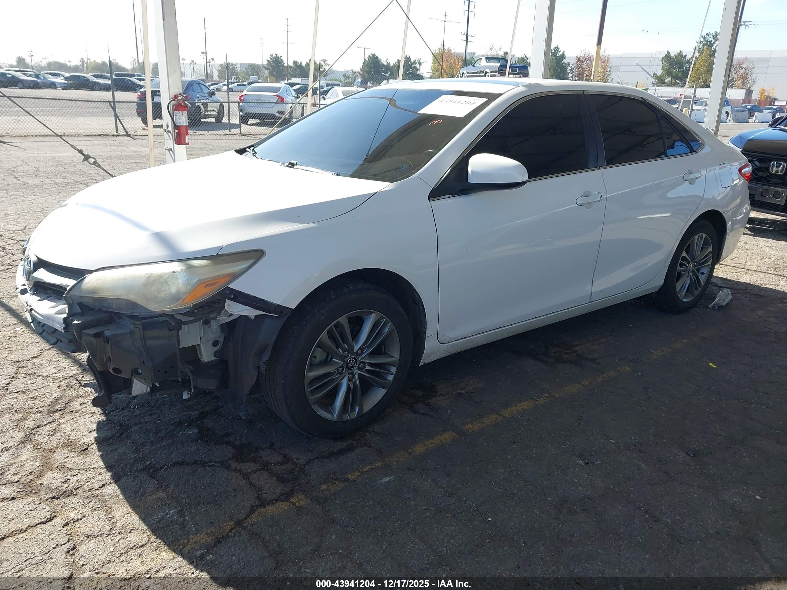 TOYOTA CAMRY image 2