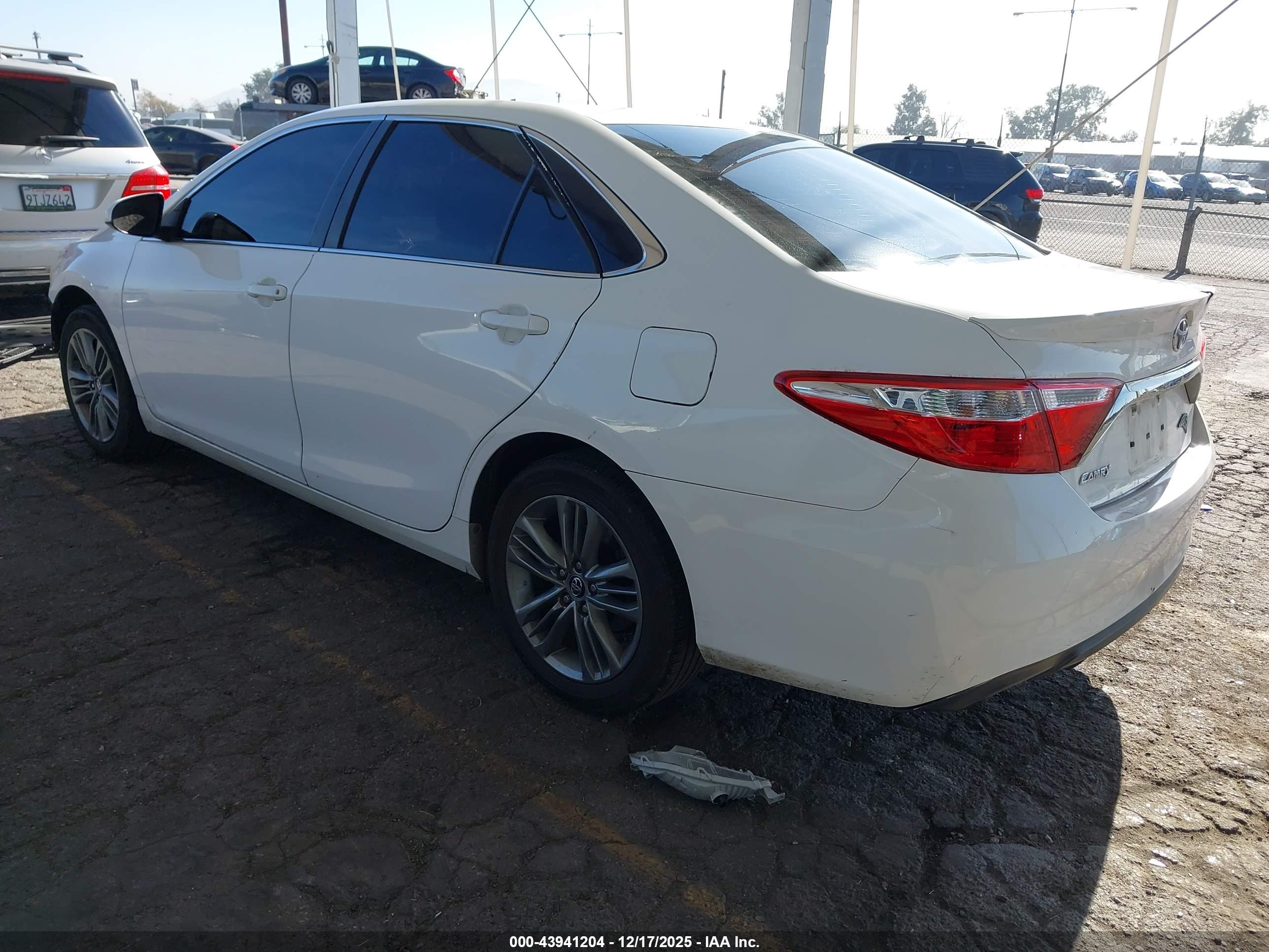 TOYOTA CAMRY image 3