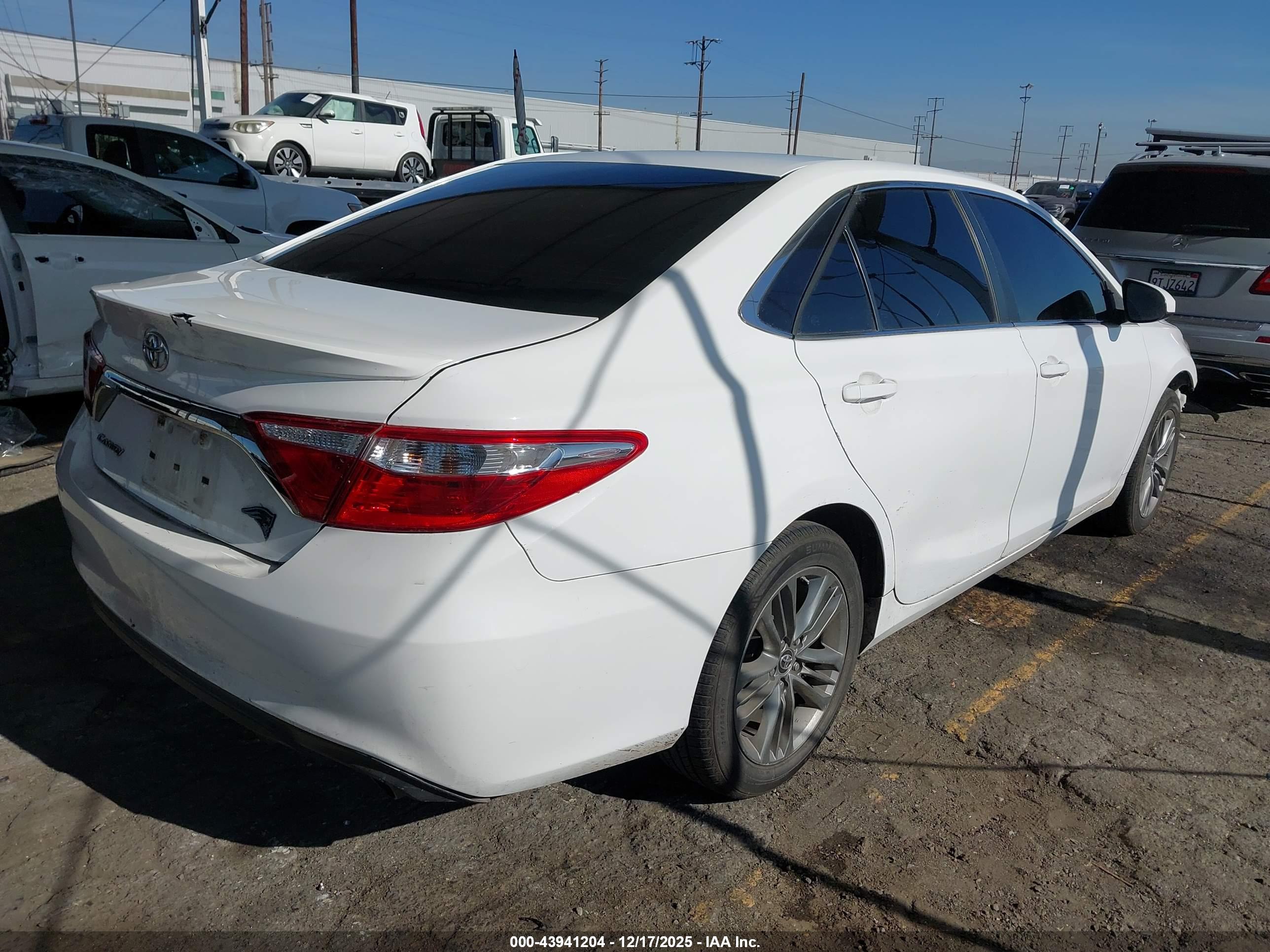 TOYOTA CAMRY image 4
