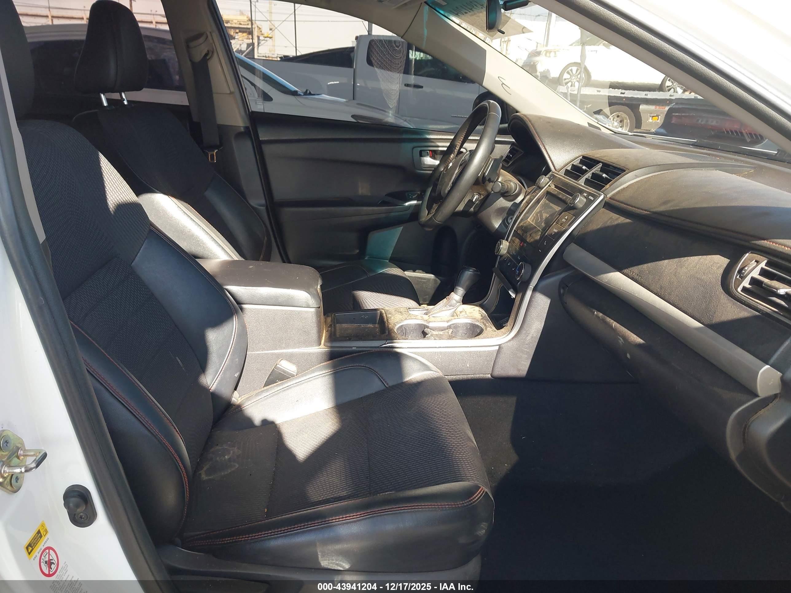 TOYOTA CAMRY image 5