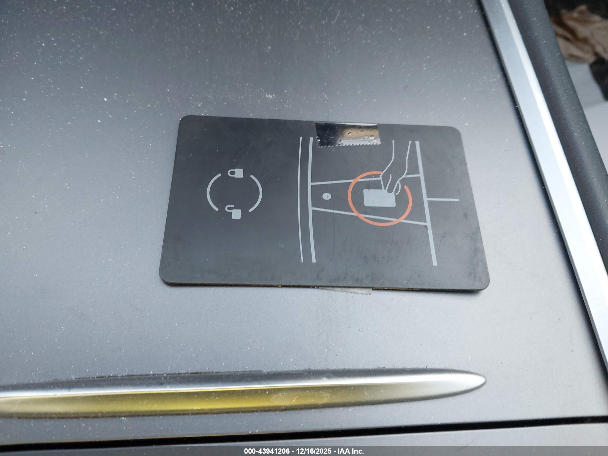 TESLA MODEL image 11