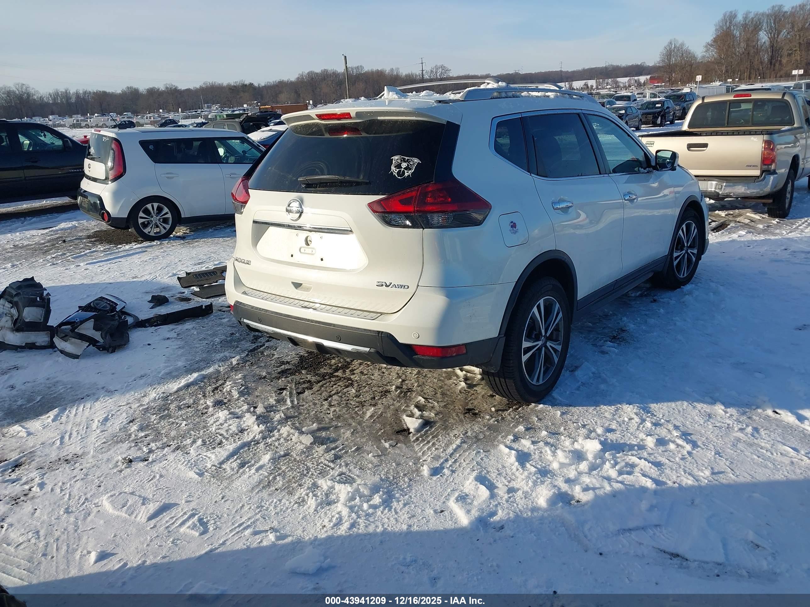 NISSAN ROGUE image 4