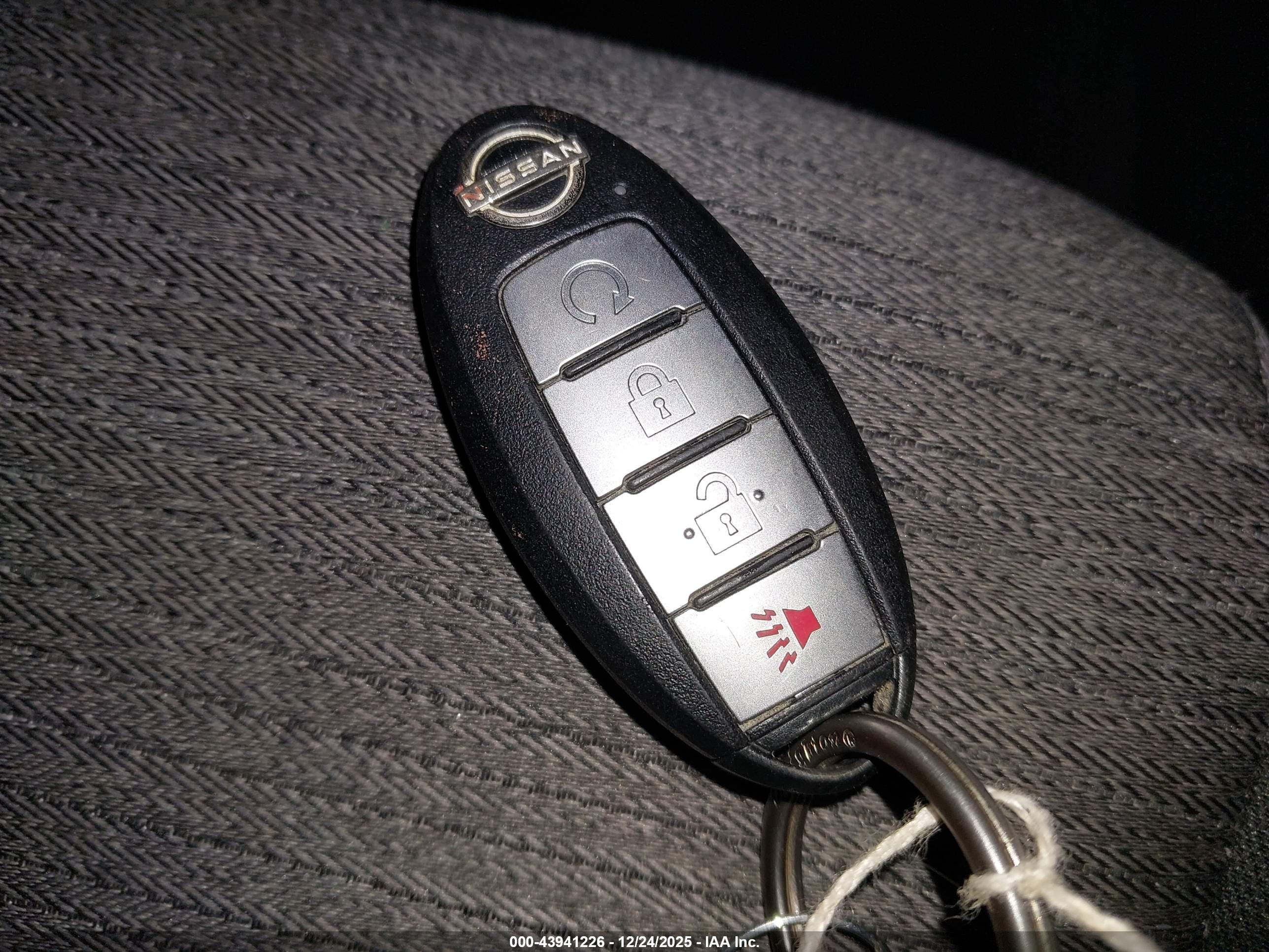 NISSAN ROGUE image 11