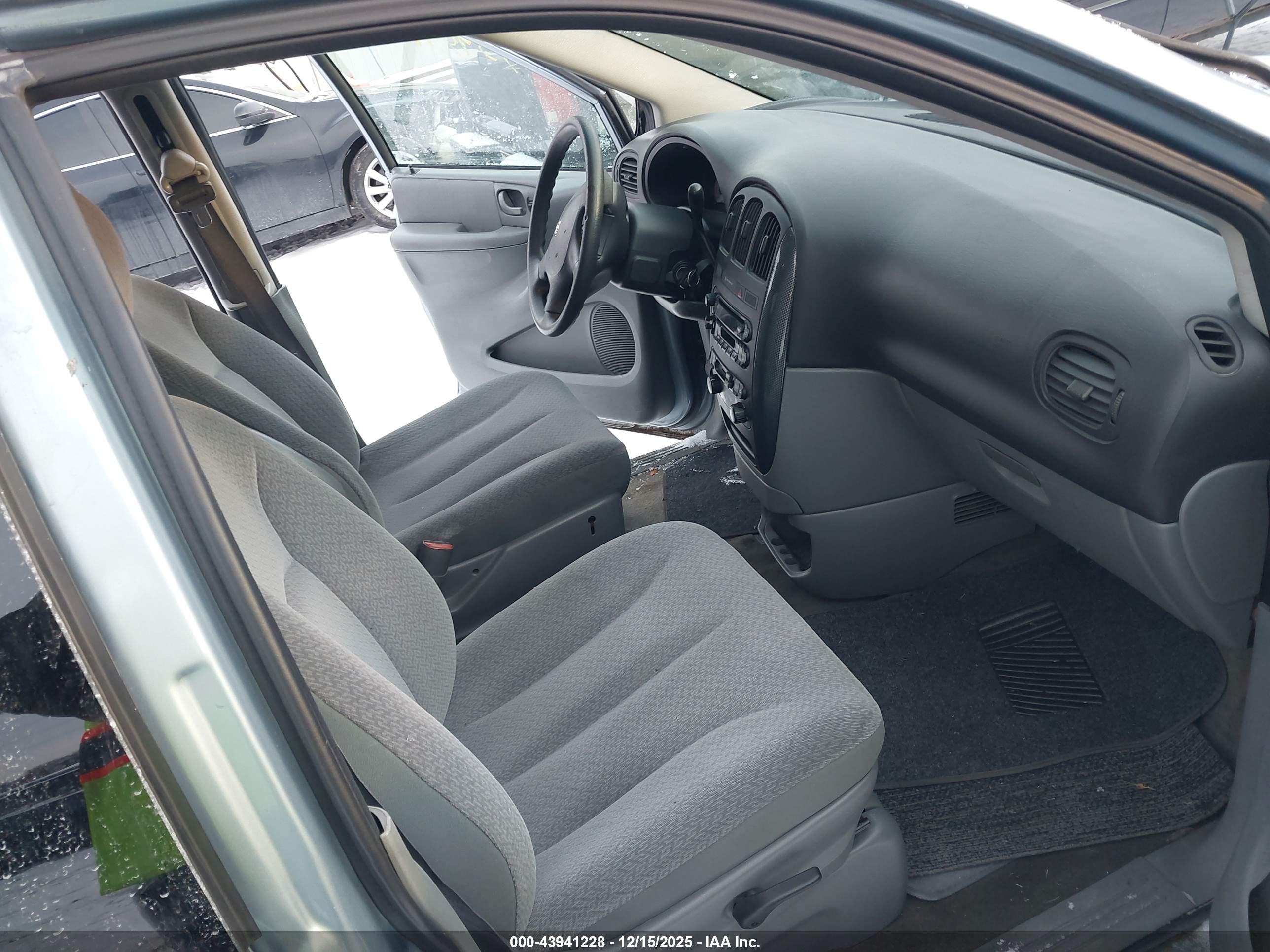 DODGE CARAVAN image 5