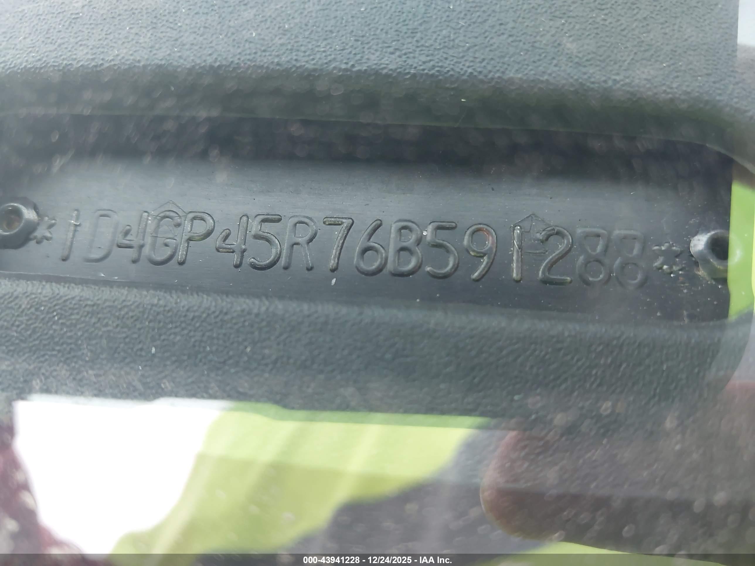 DODGE CARAVAN image 9