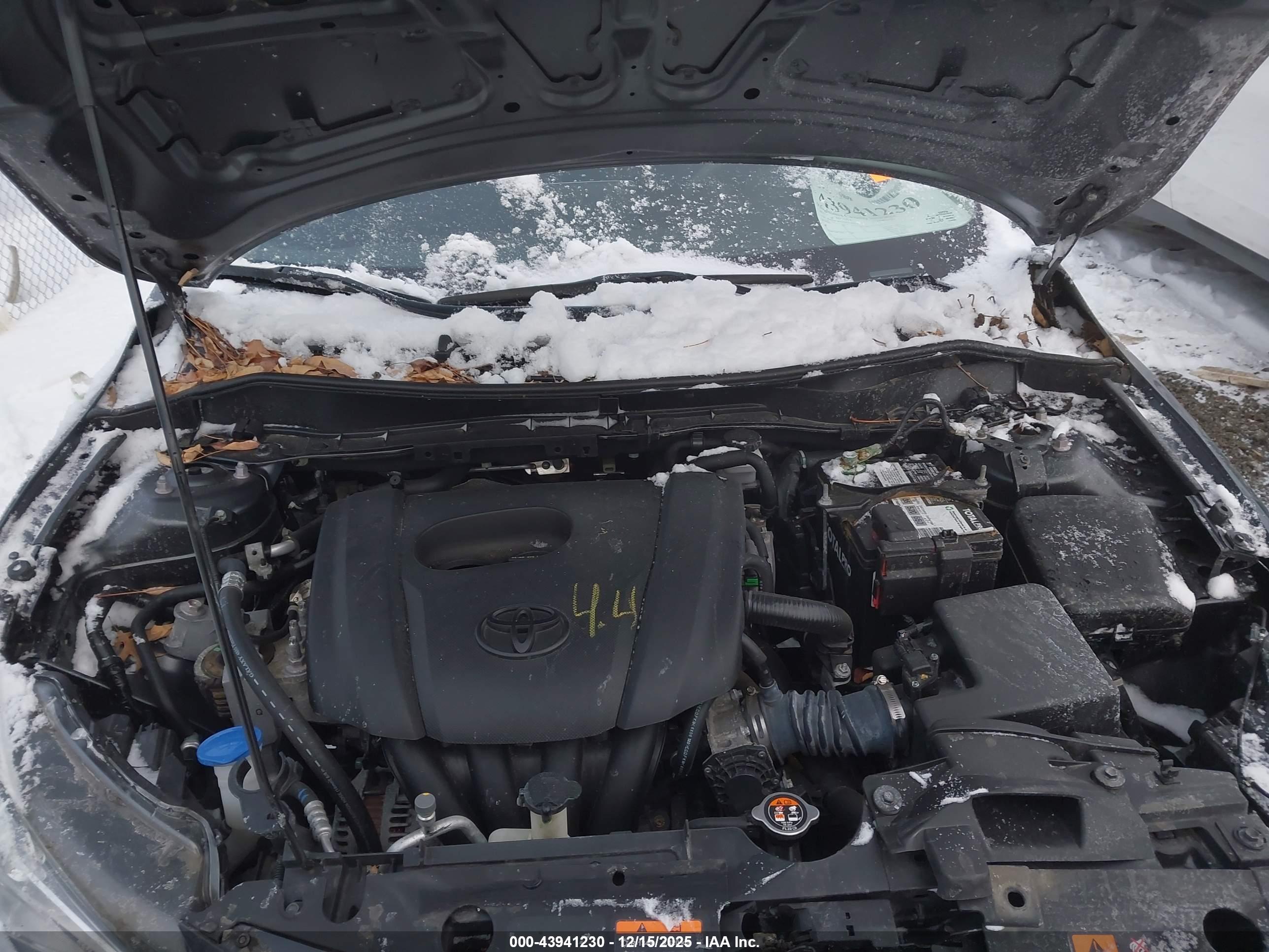 TOYOTA YARIS image 10