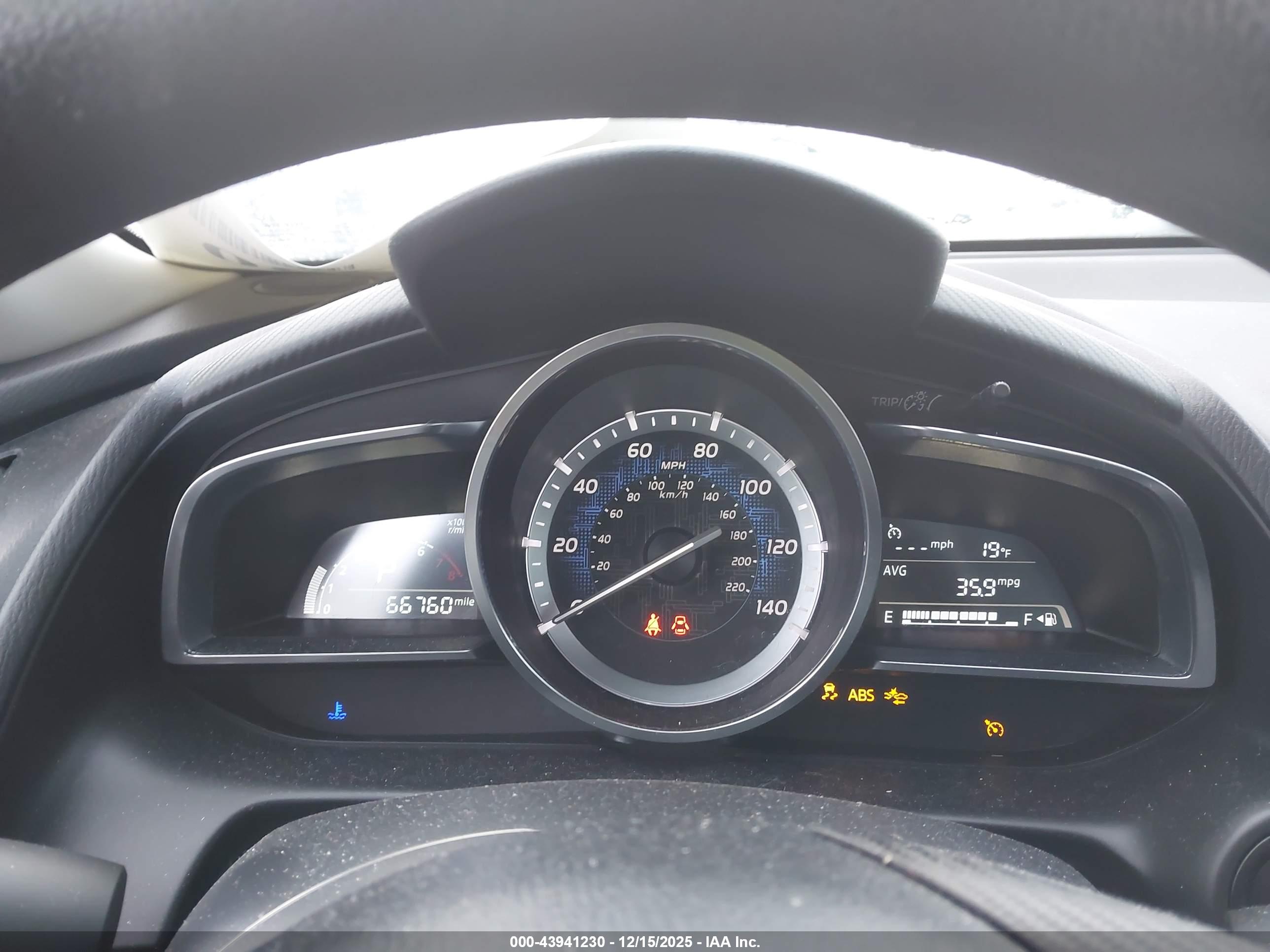 TOYOTA YARIS image 7