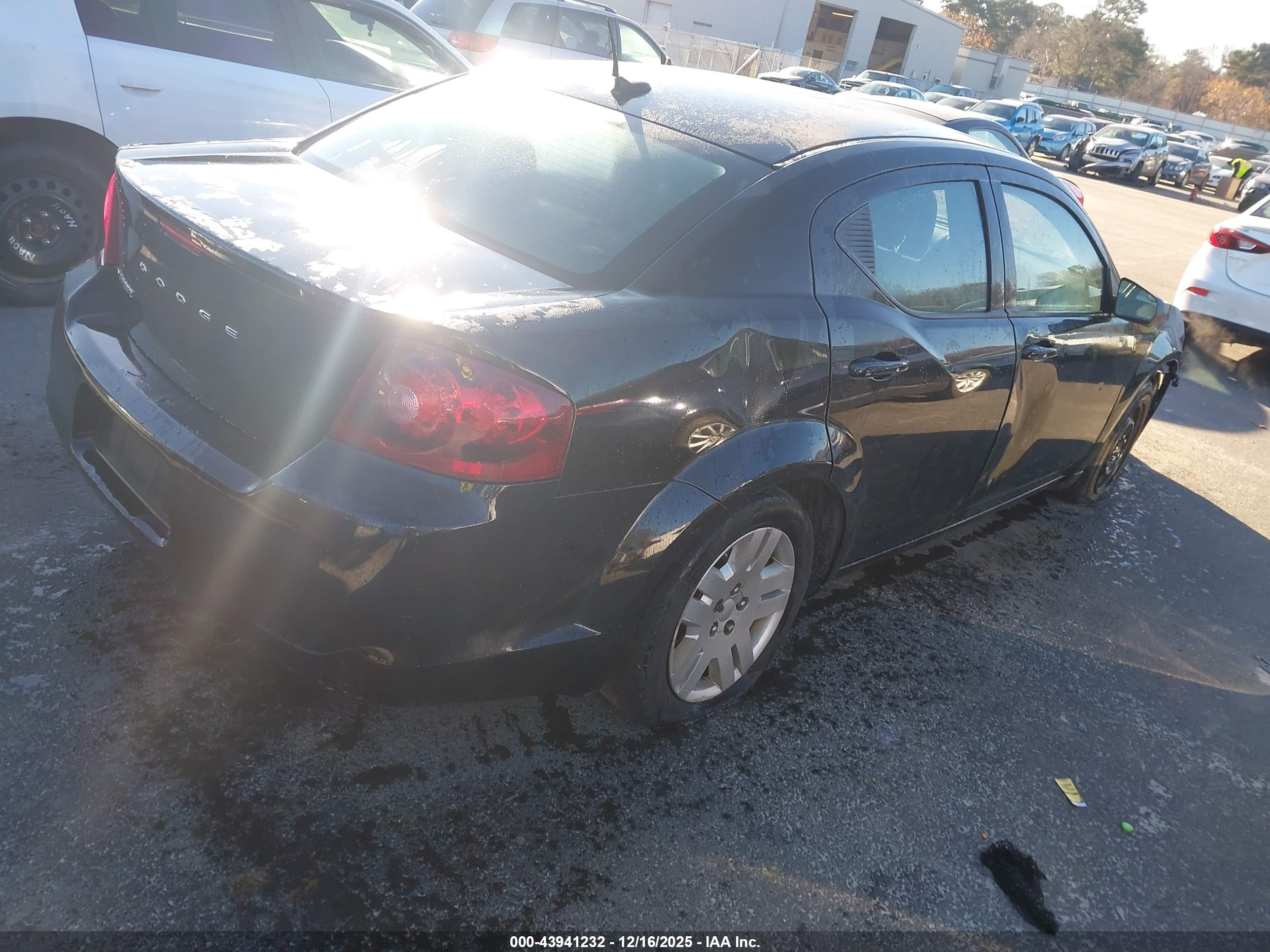 DODGE AVENGER image 4