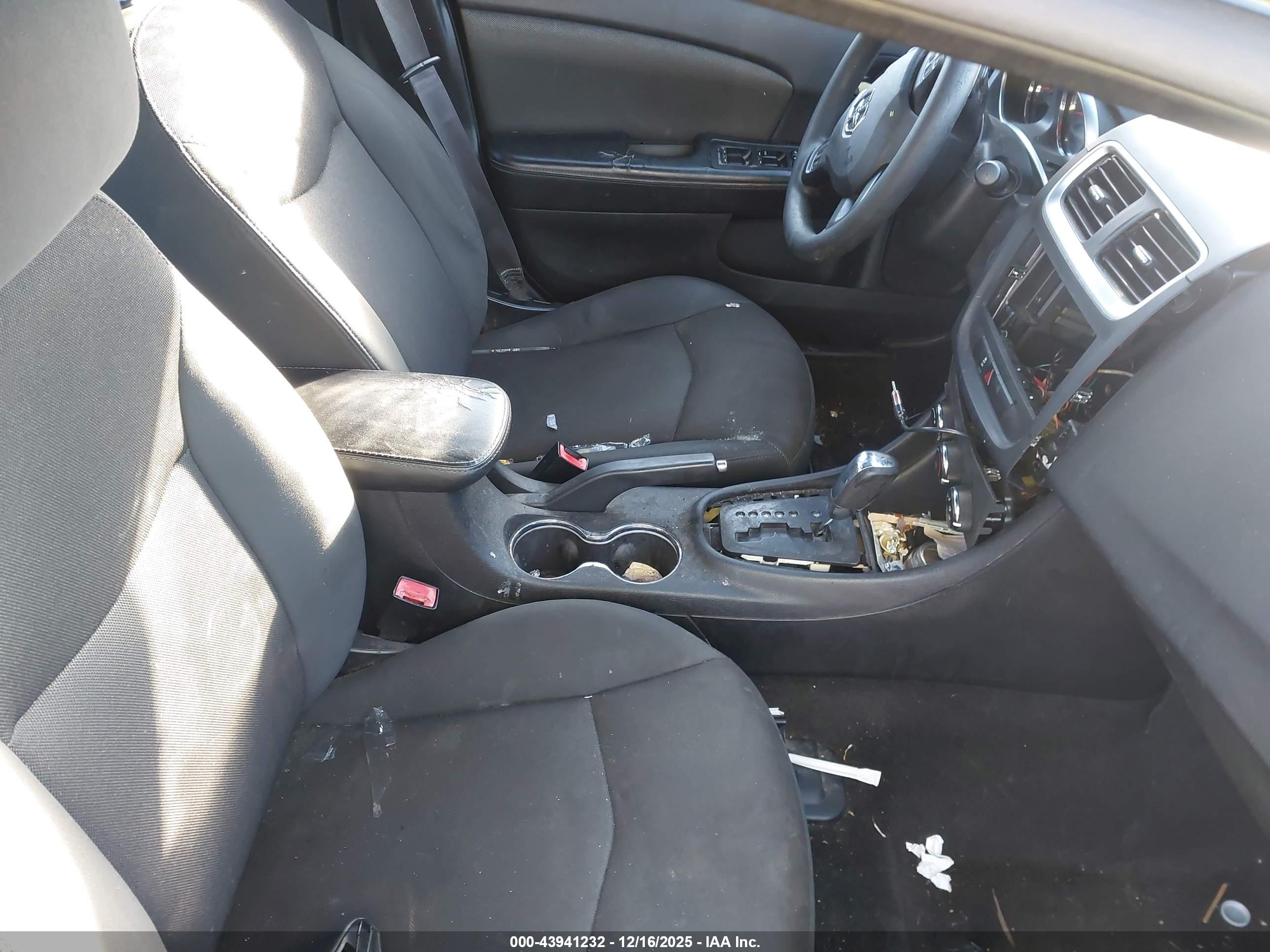DODGE AVENGER image 5