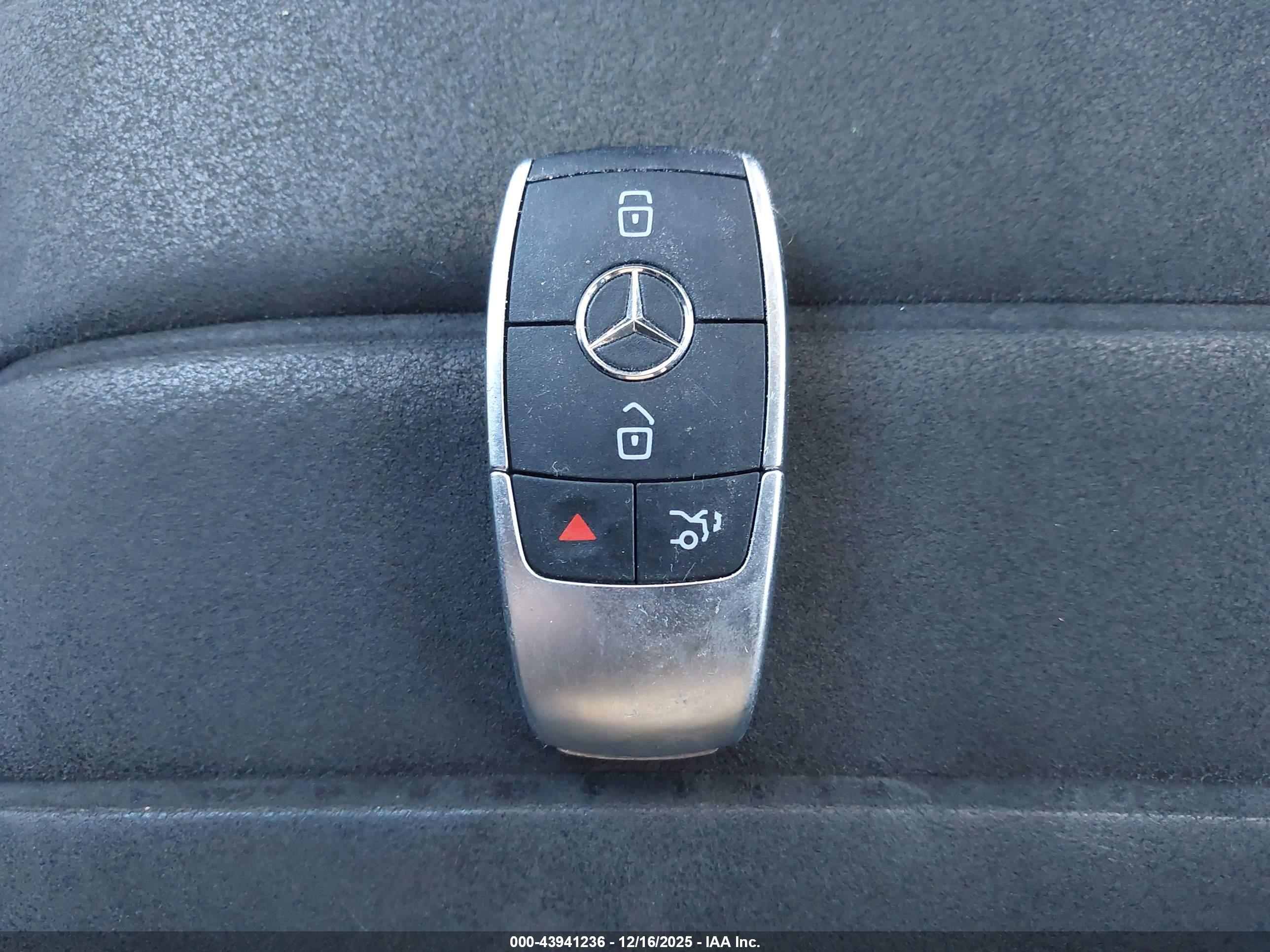 MERCEDES-BENZ GLE image 11