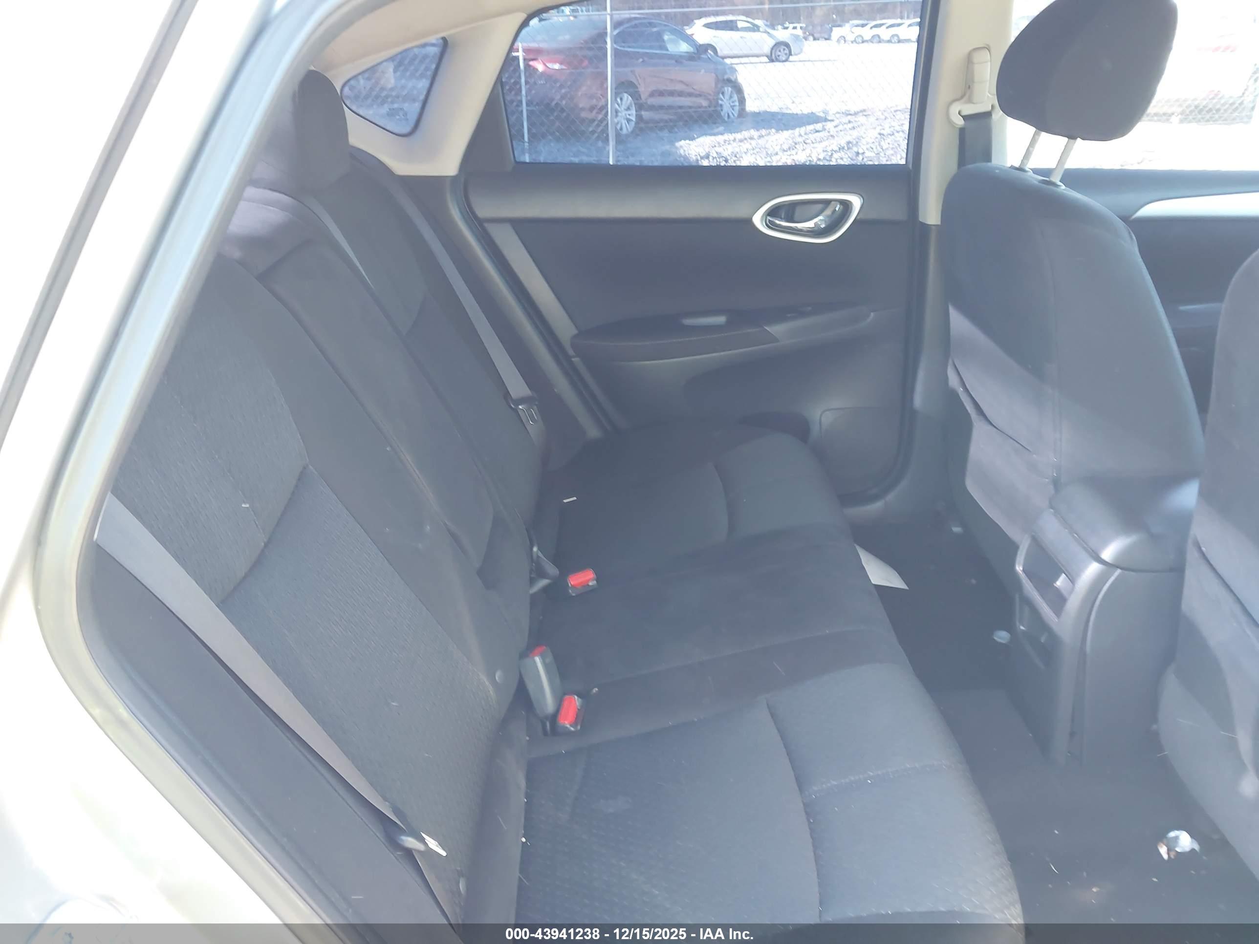 NISSAN SENTRA image 8