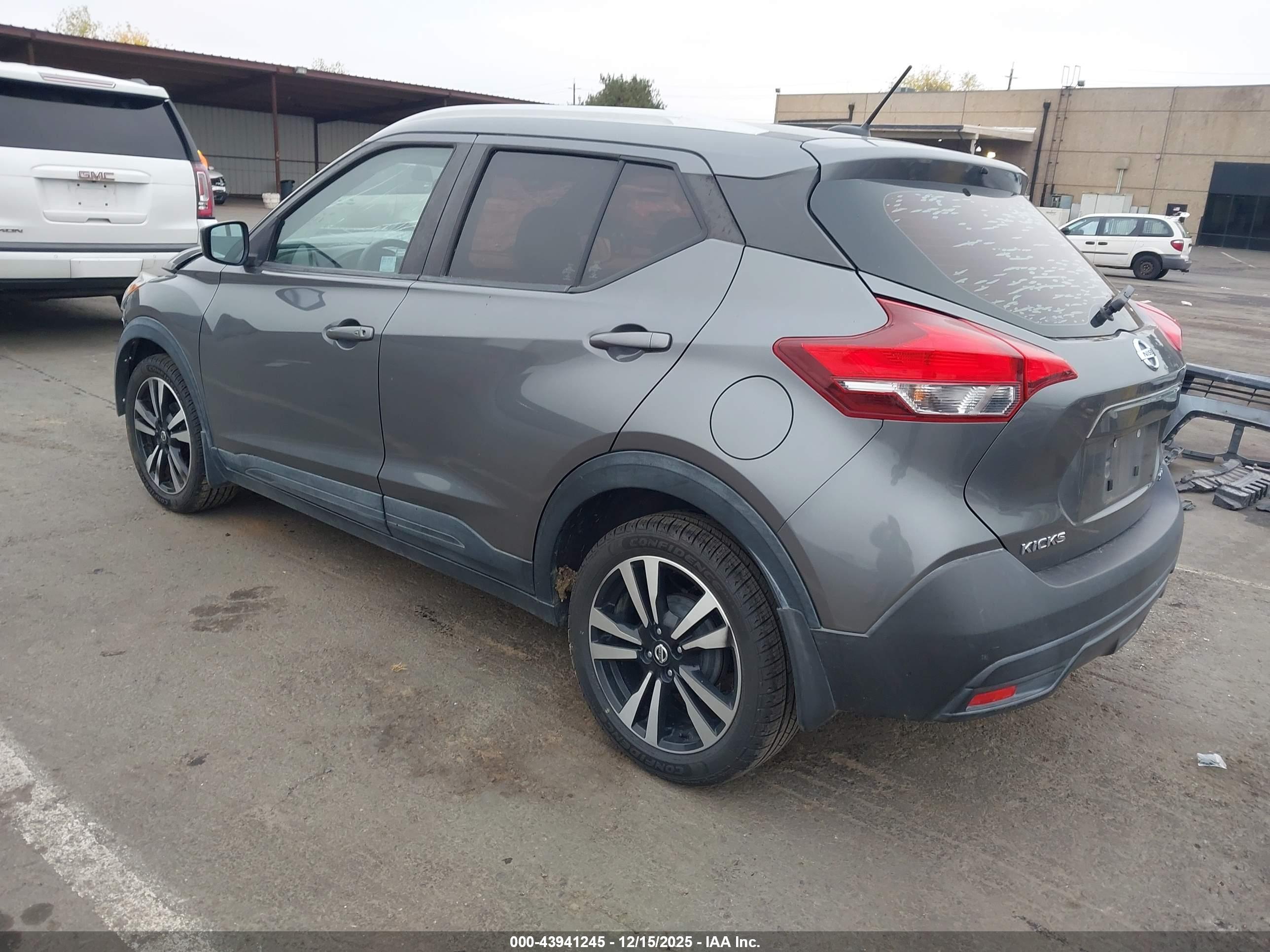 NISSAN KICKS image 3