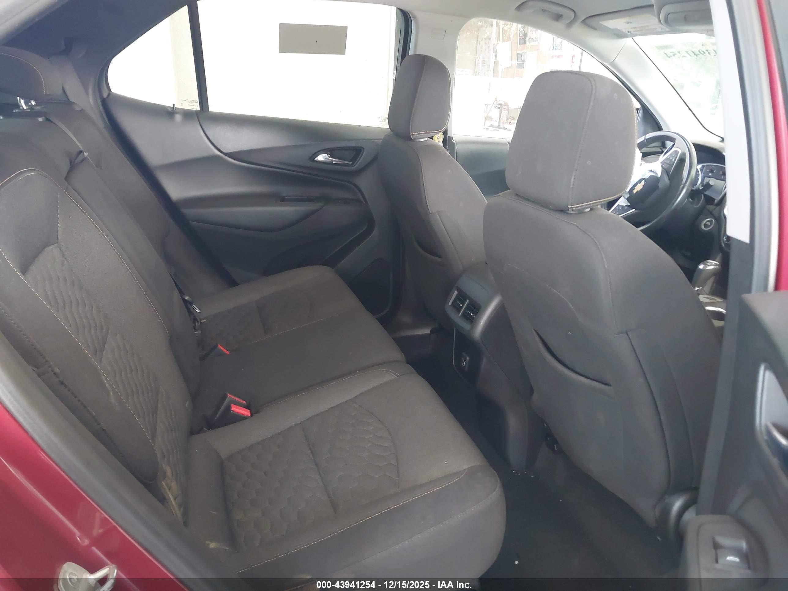 CHEVROLET EQUINOX image 8