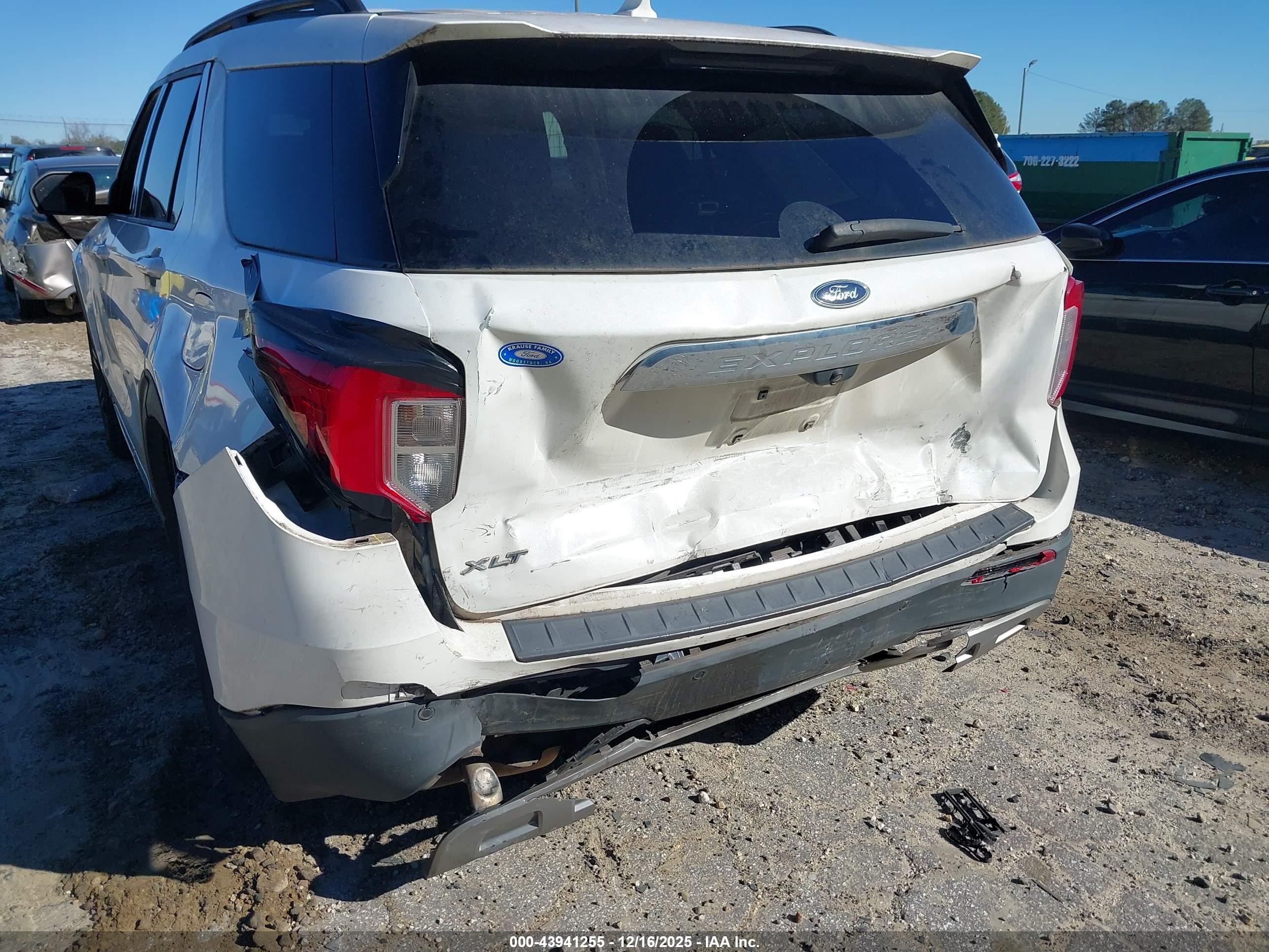 FORD EXPLORER image 6