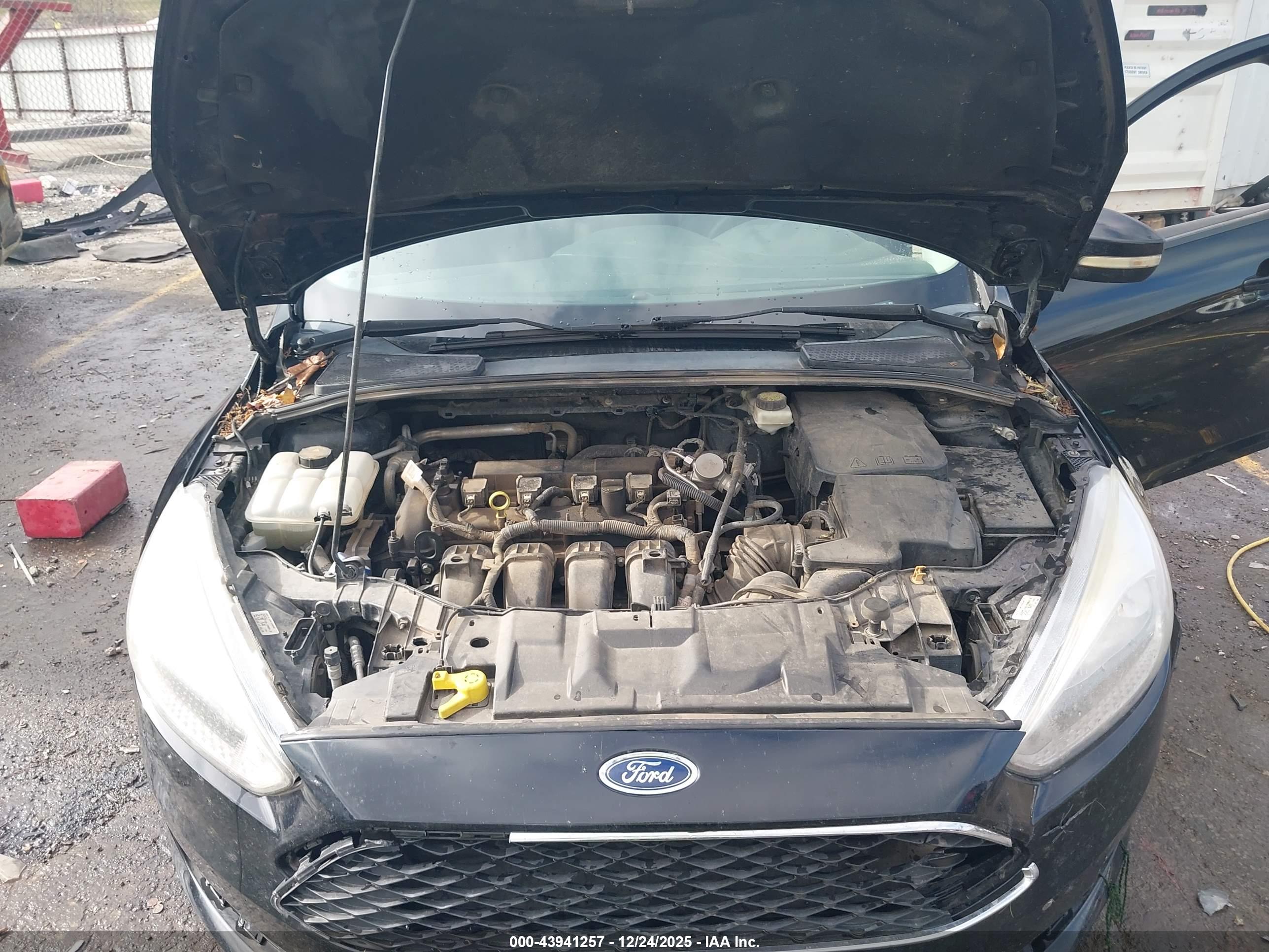 FORD FOCUS image 10