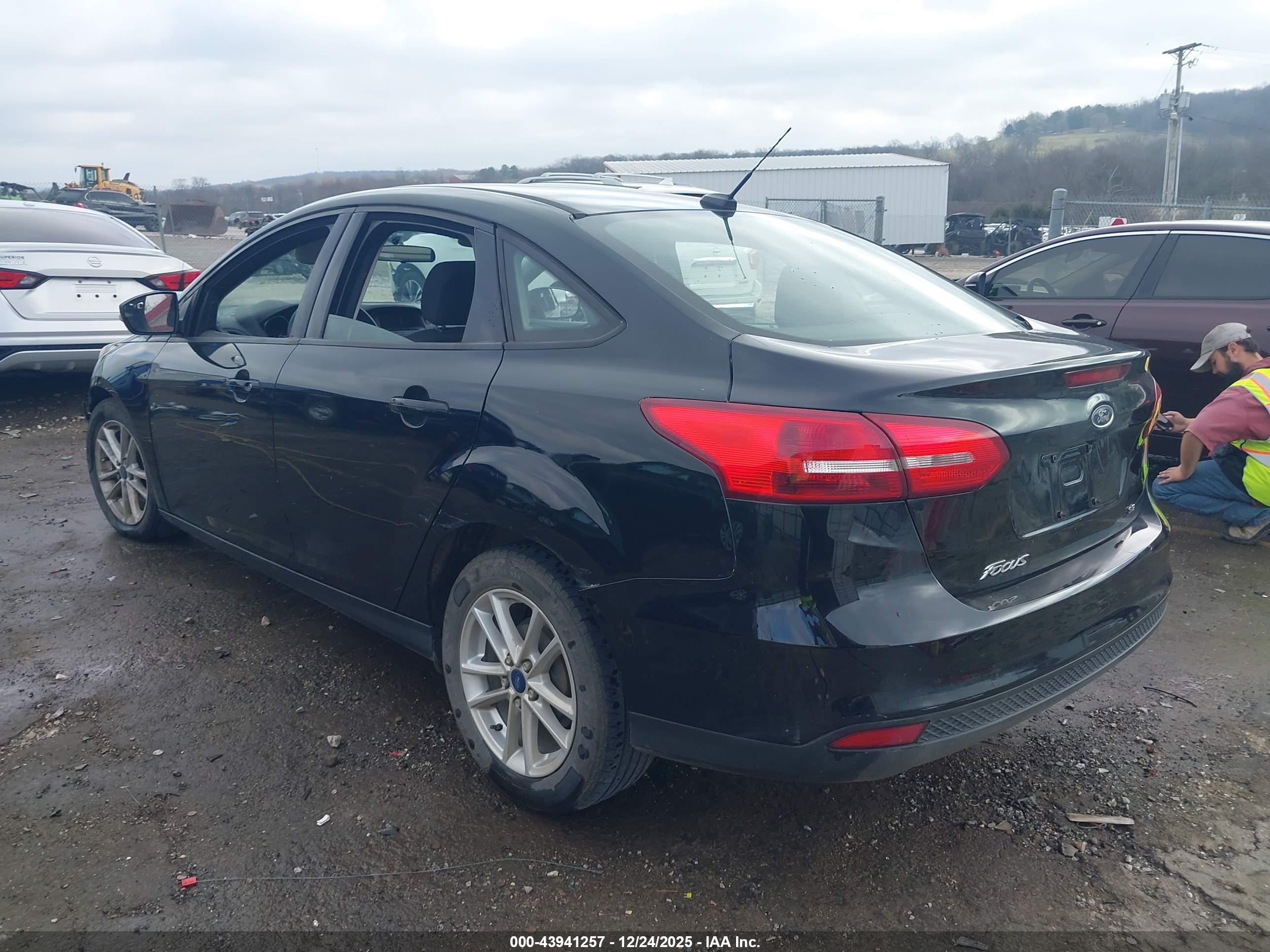 FORD FOCUS image 3