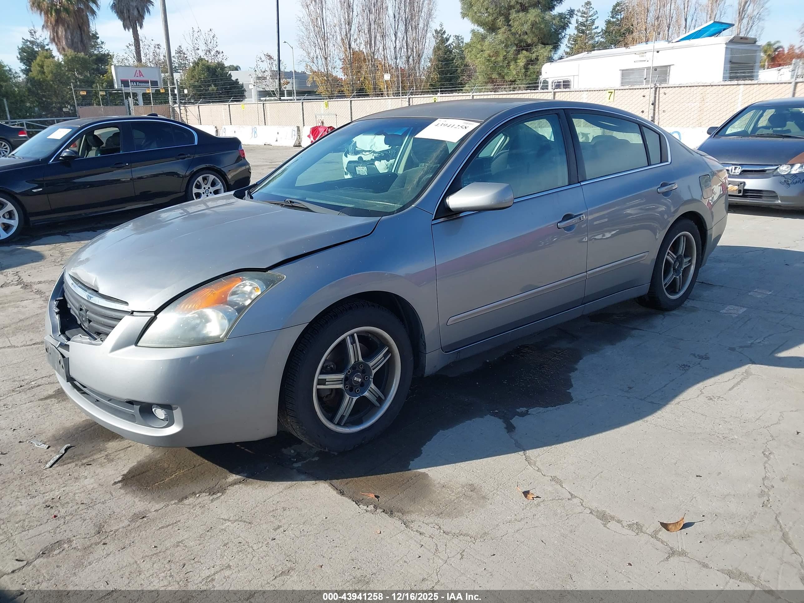 NISSAN ALTIMA image 2