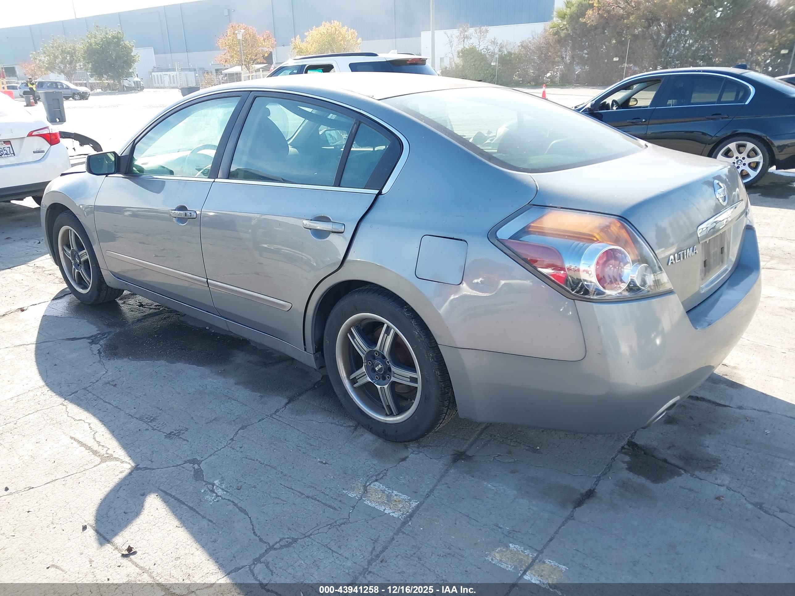 NISSAN ALTIMA image 3