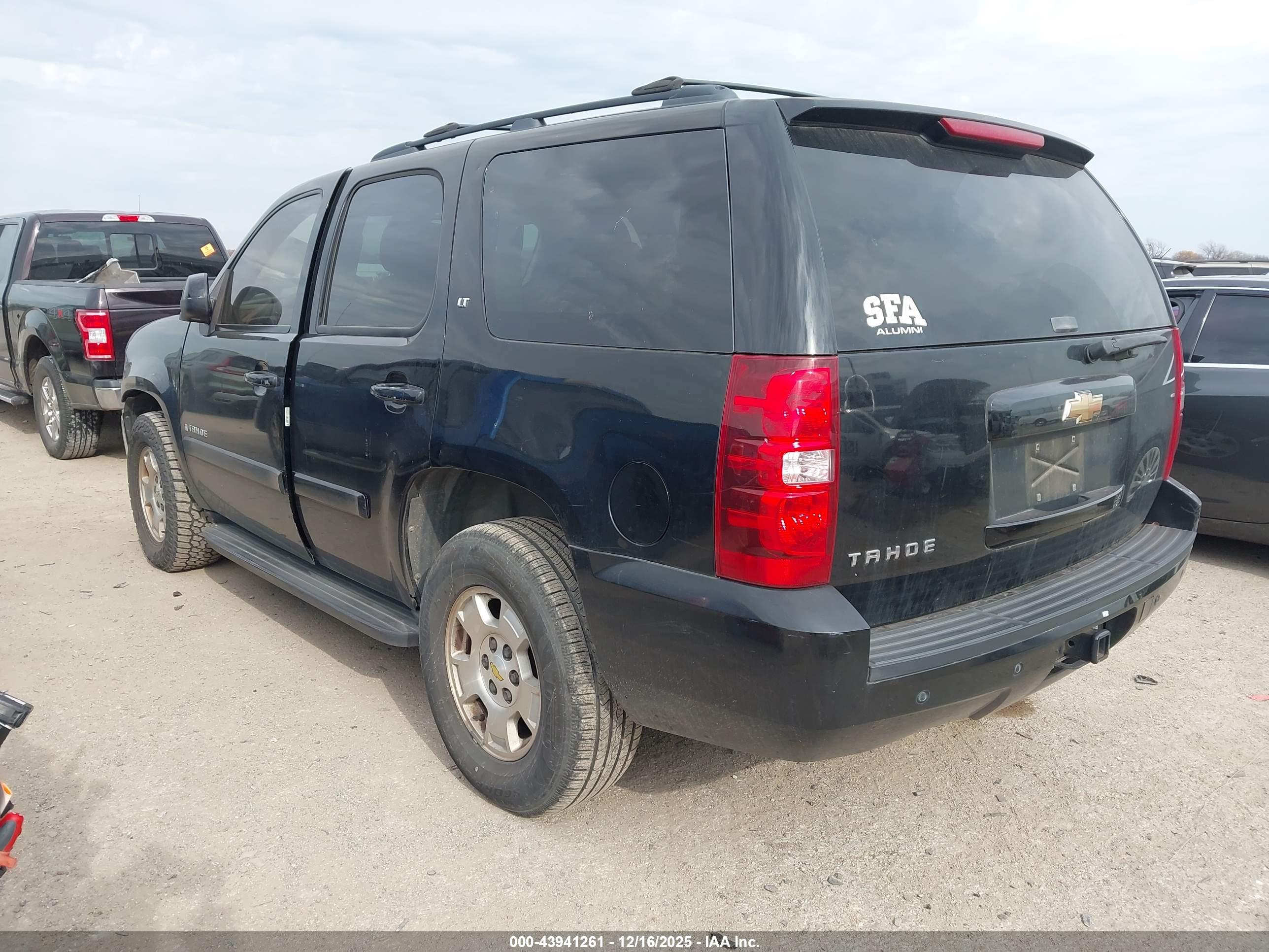 CHEVROLET TAHOE image 3