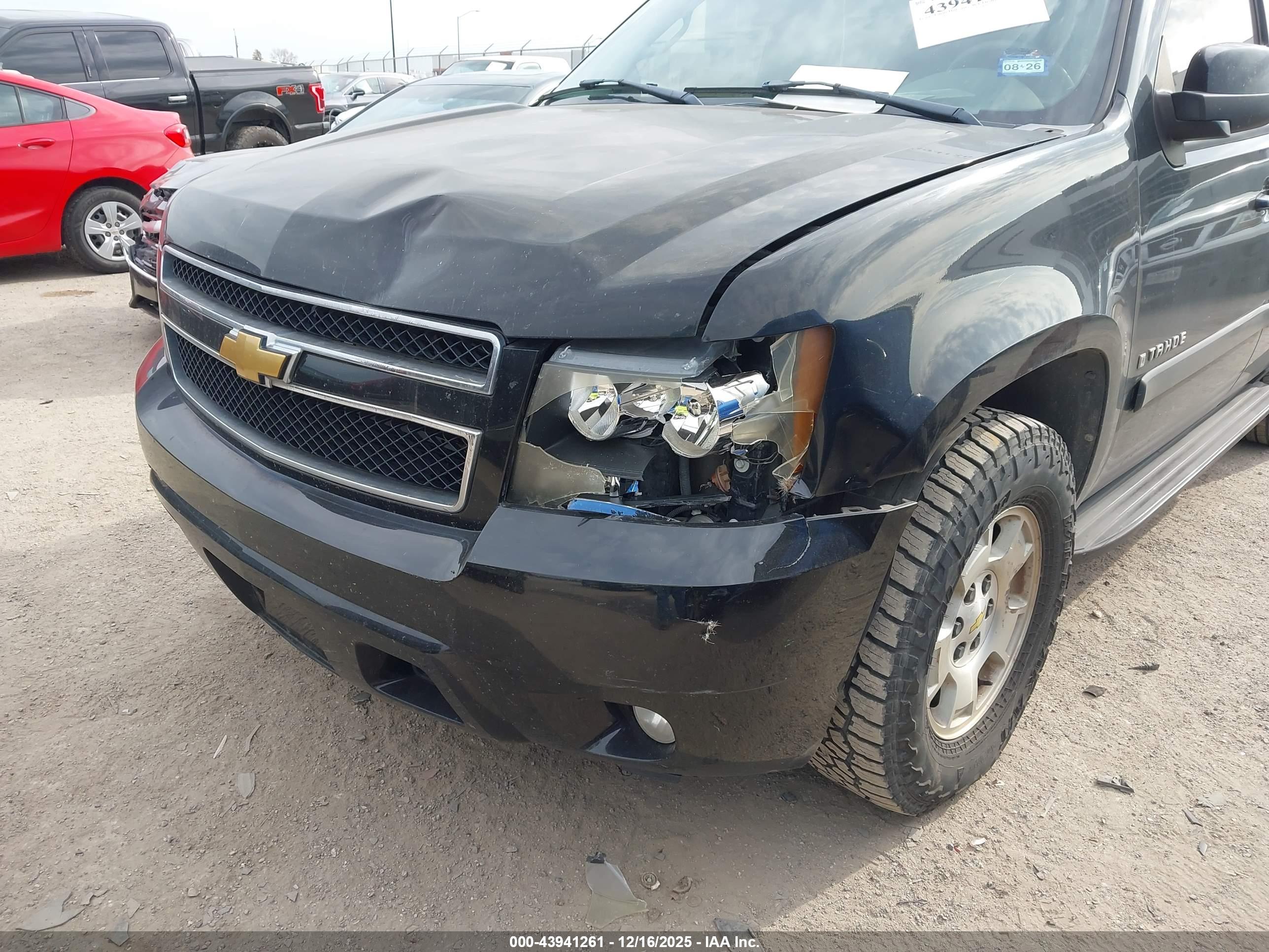 CHEVROLET TAHOE image 6