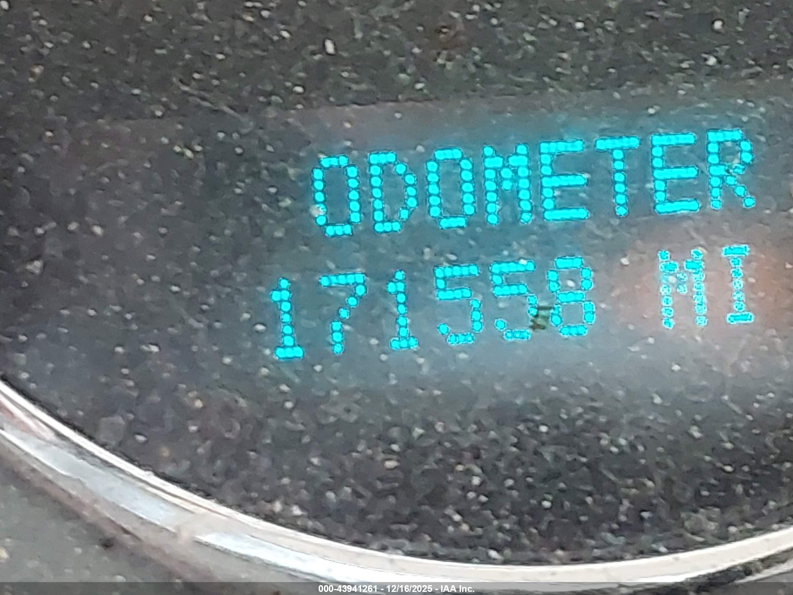 CHEVROLET TAHOE image 7
