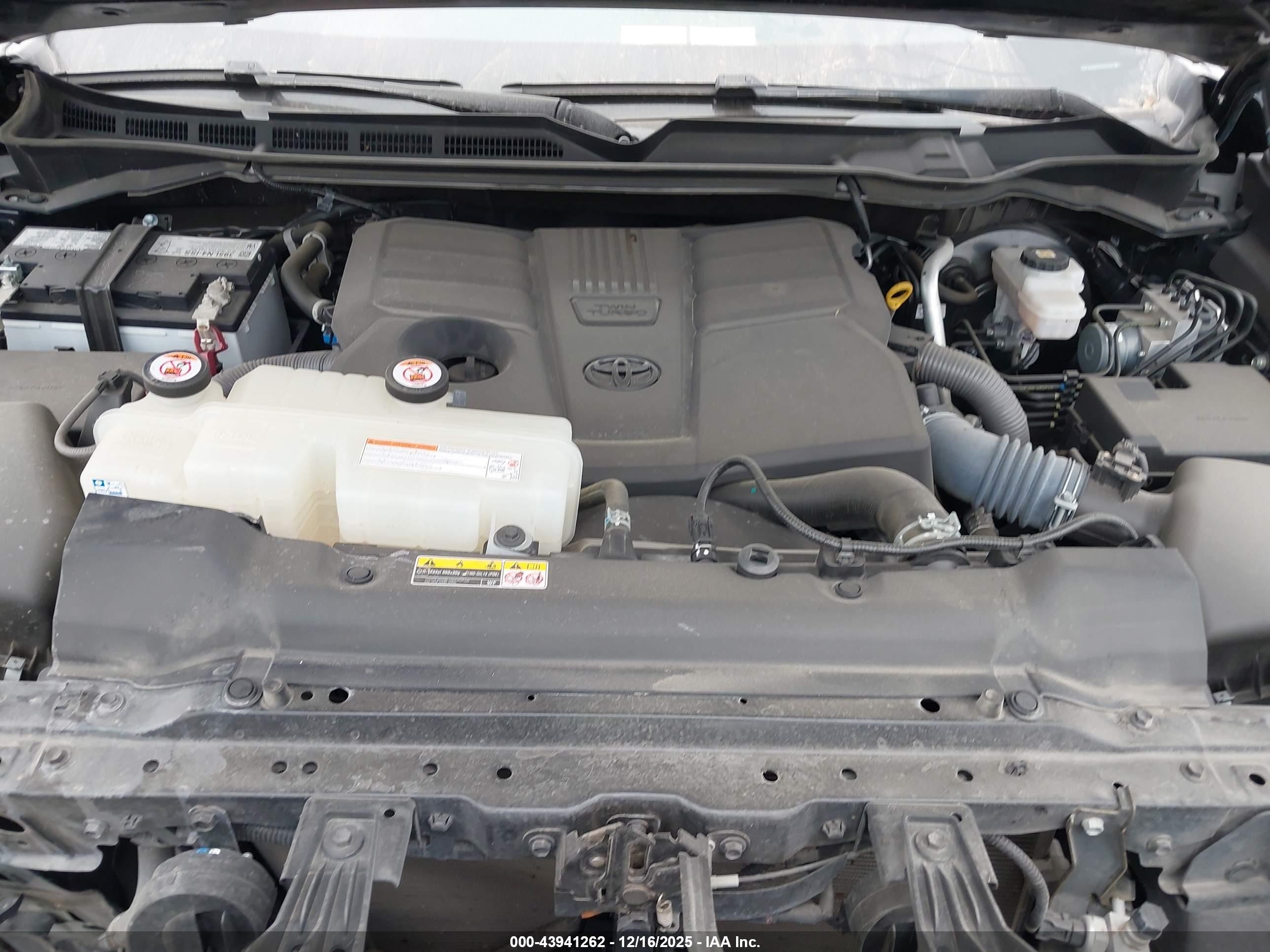 TOYOTA TUNDRA image 10
