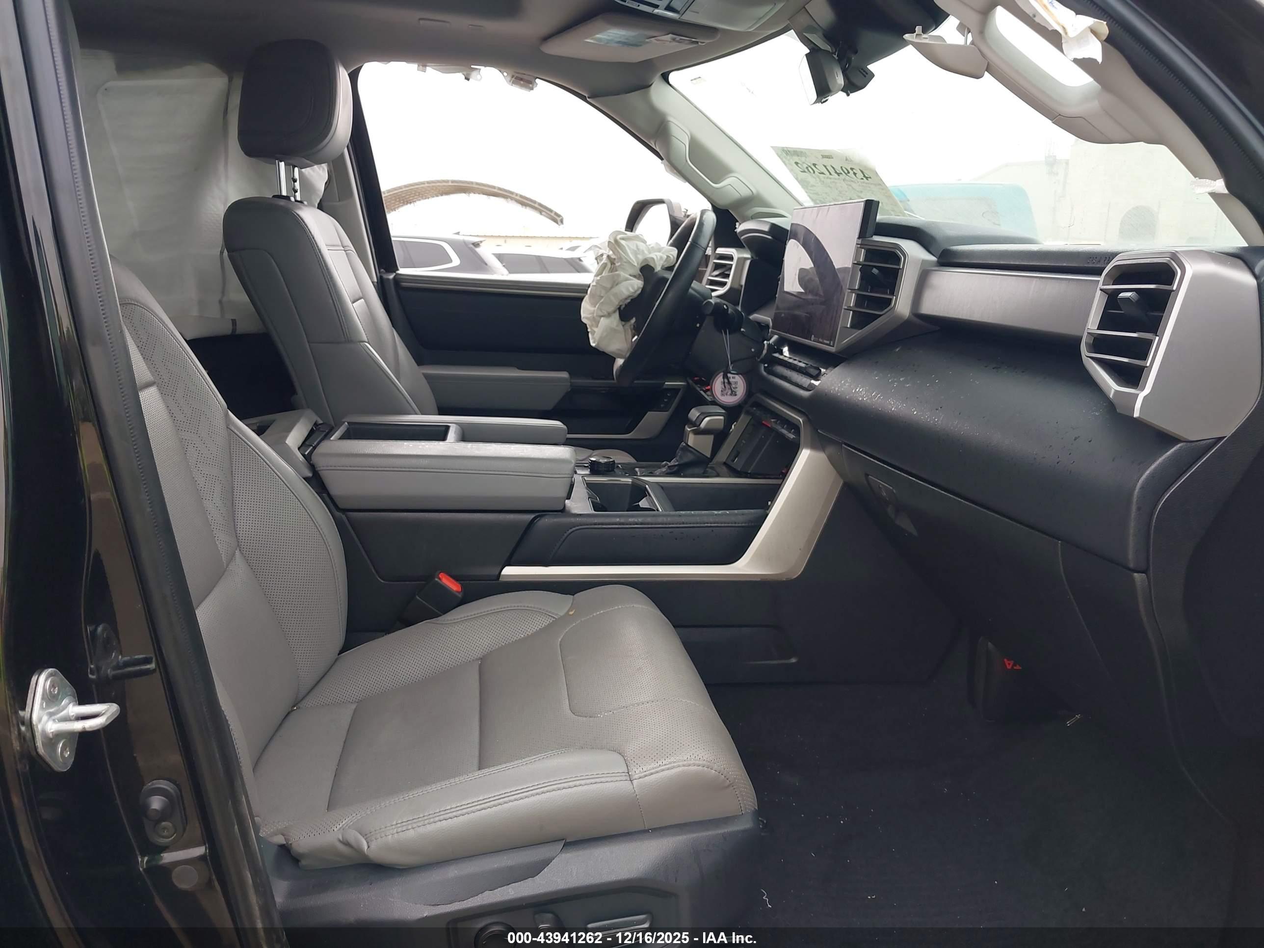 TOYOTA TUNDRA image 5