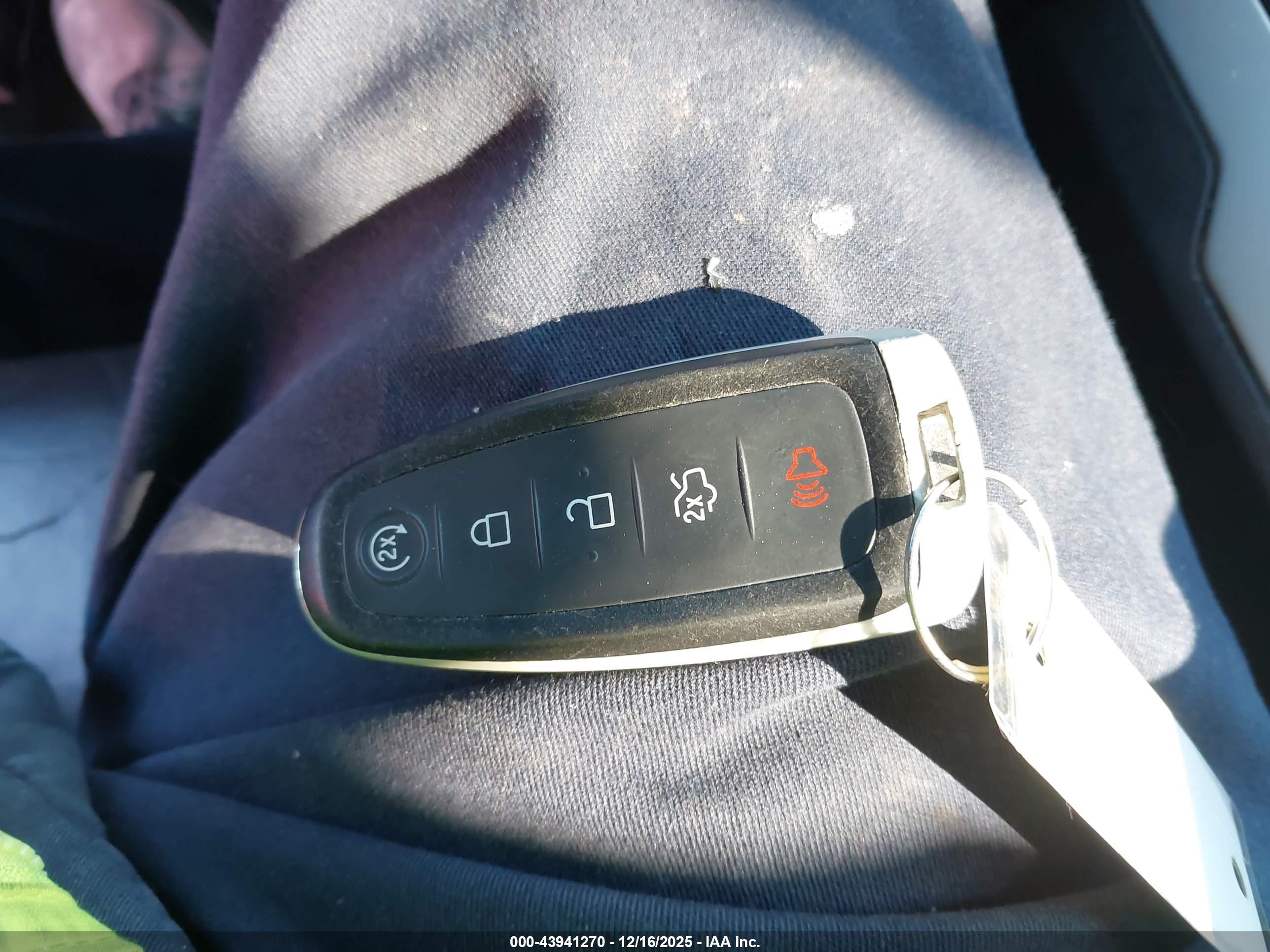 FORD EXPLORER image 11