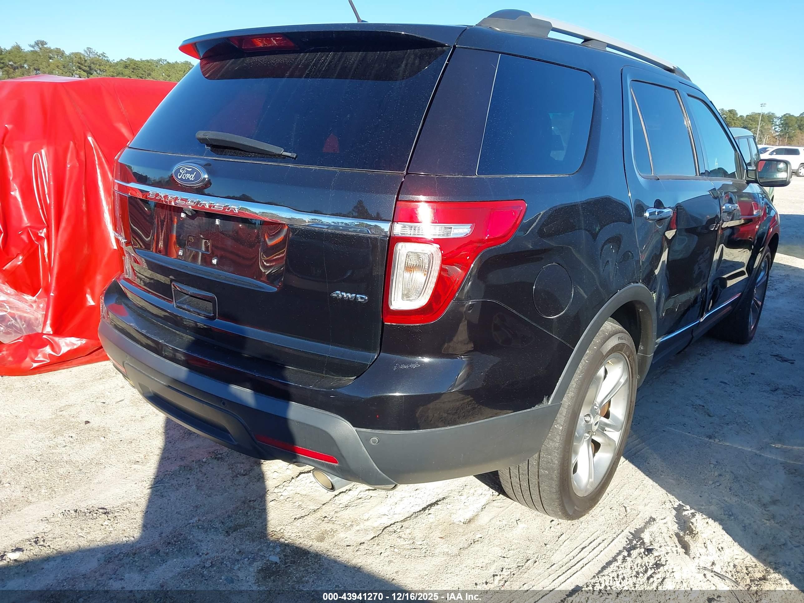 FORD EXPLORER image 4