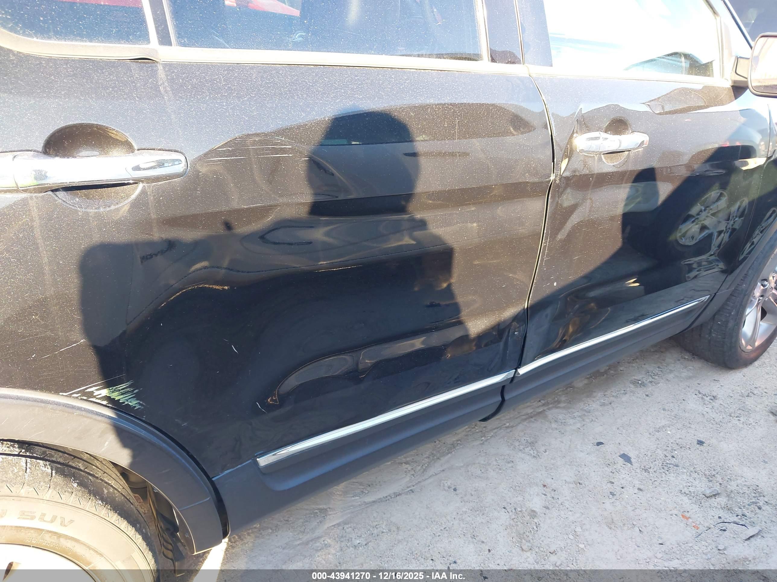 FORD EXPLORER image 6