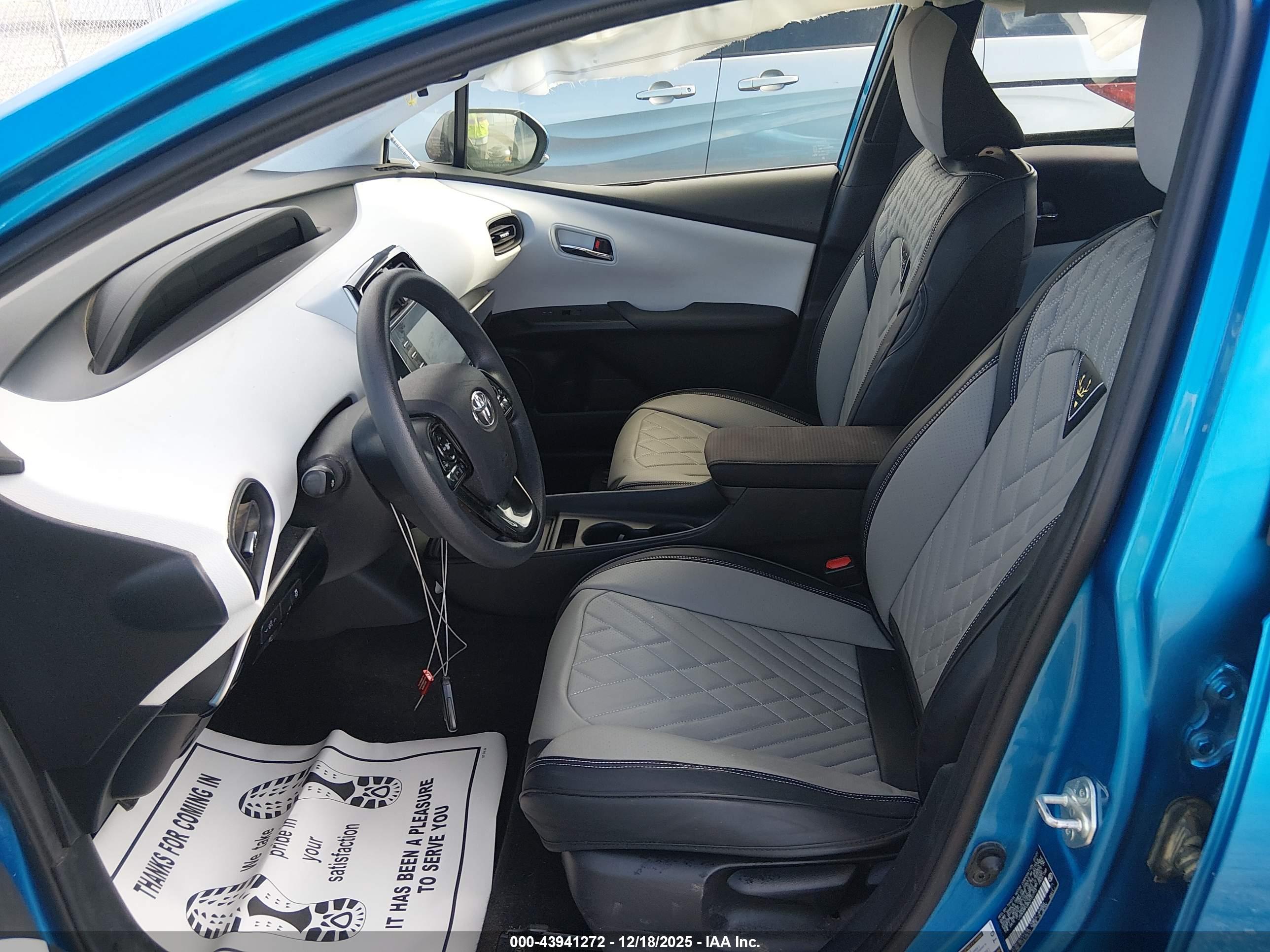TOYOTA PRIUS image 5