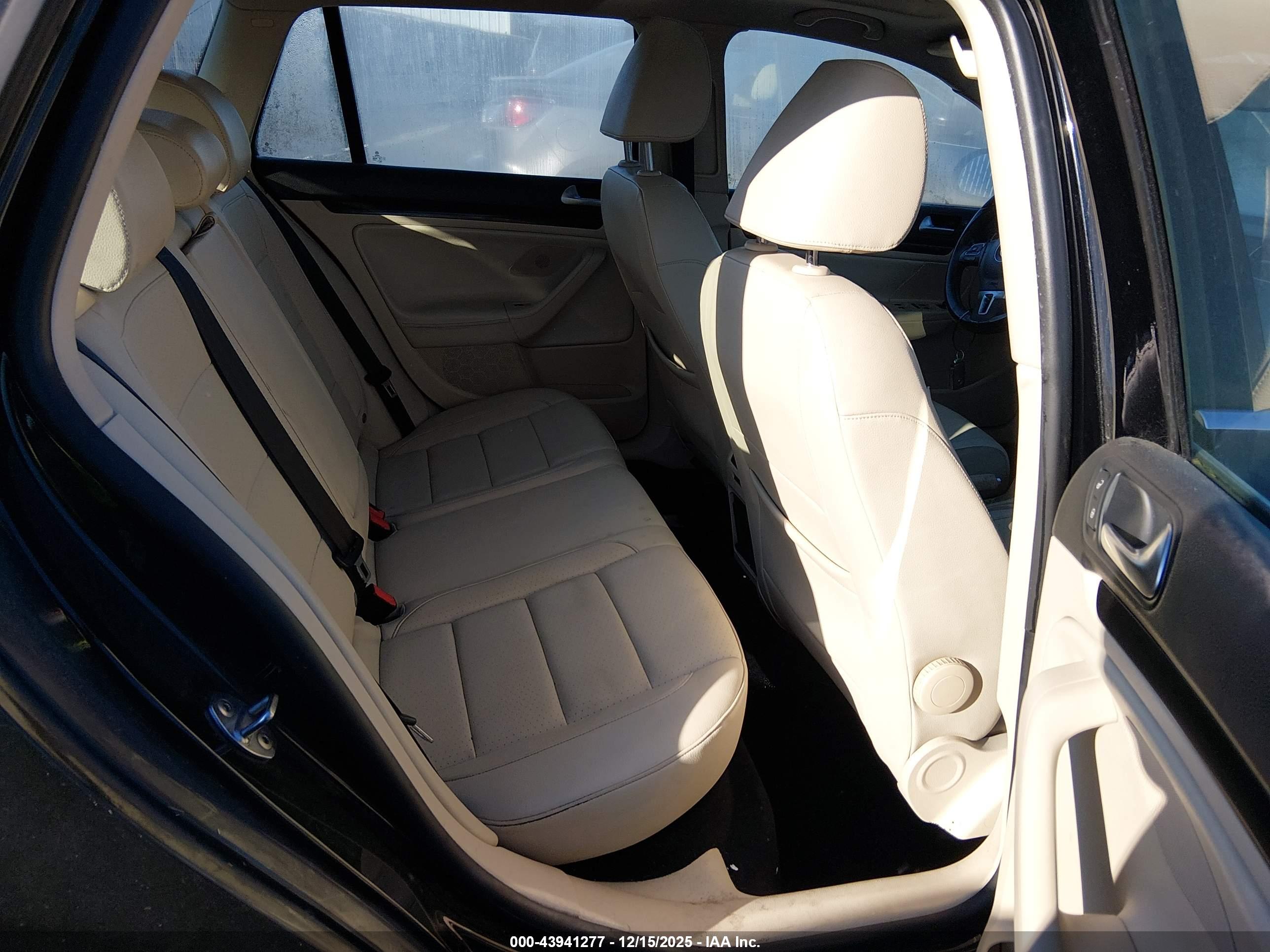 VOLKSWAGEN JETTA image 8