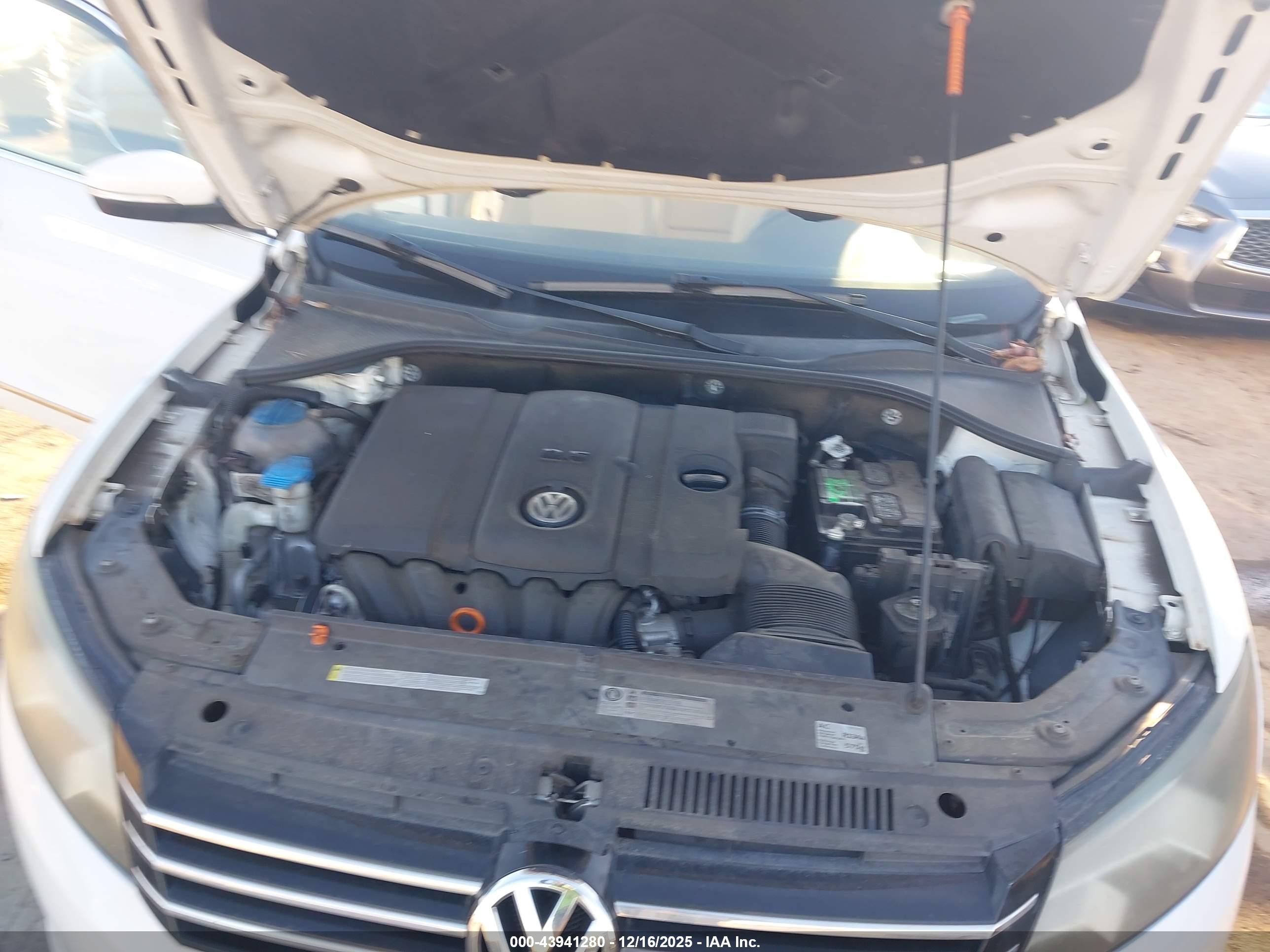 VOLKSWAGEN PASSAT image 10