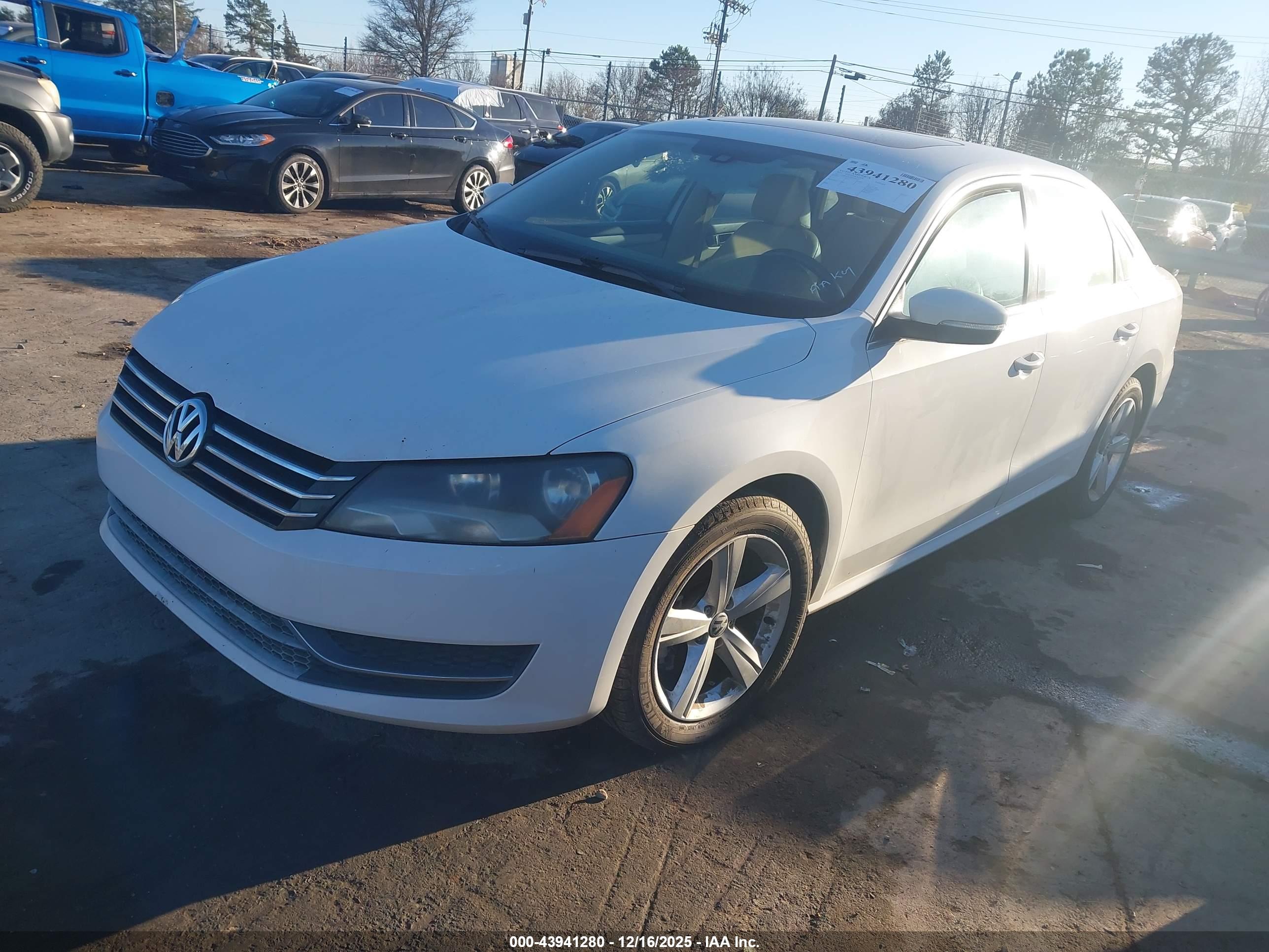VOLKSWAGEN PASSAT image 2