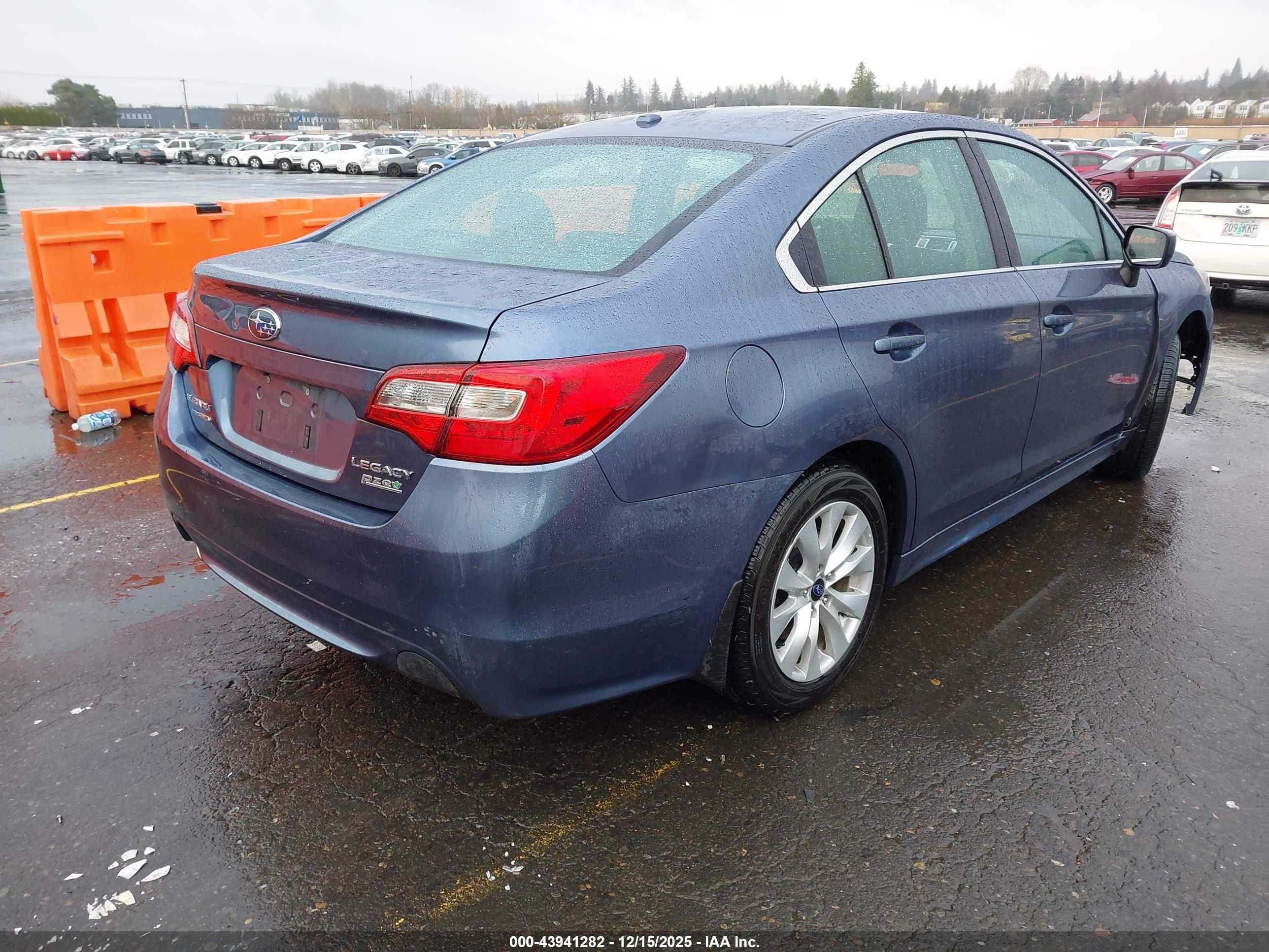 SUBARU LEGACY image 4