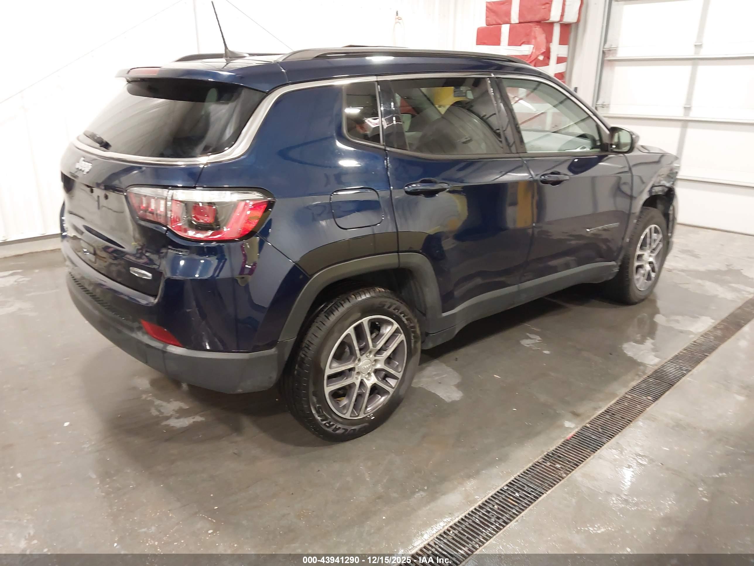 JEEP COMPASS image 4